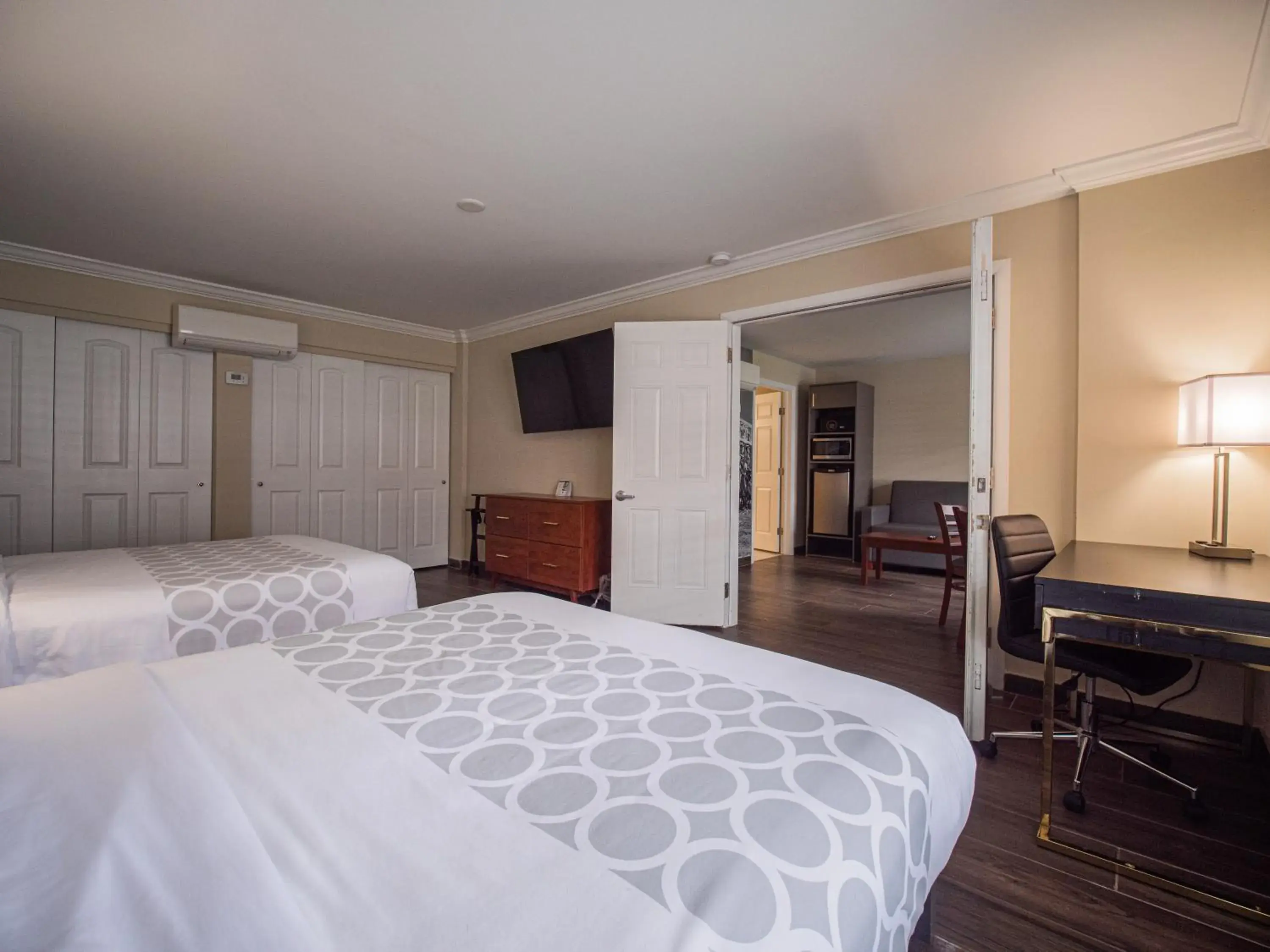 Bedroom, Bed in The Equus Inn & Suites Ocala