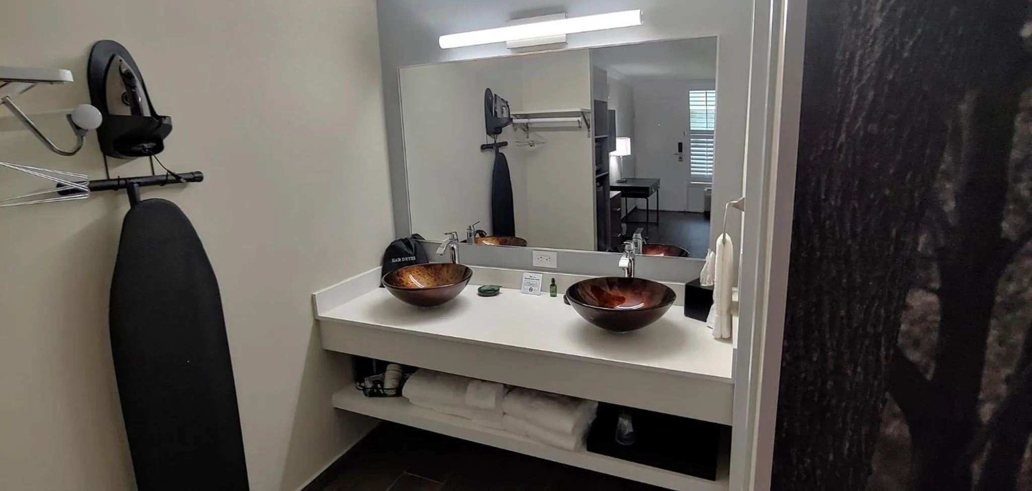 Bathroom in Equus Inn I75