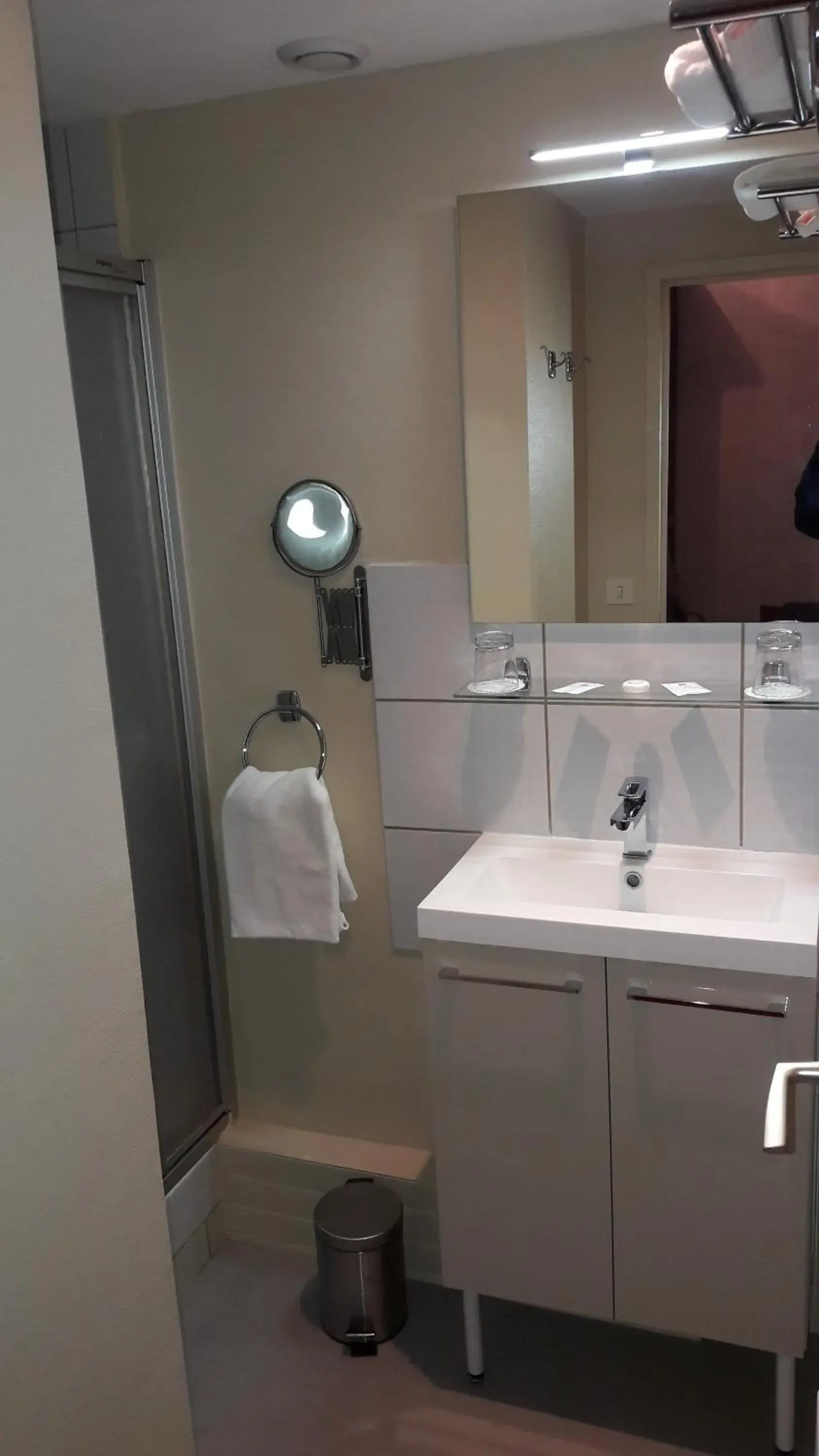 Triple Room in Logis hôtel LE COR D'ARGENT Triple Room in Logis hôtel LE COR D'ARGENT