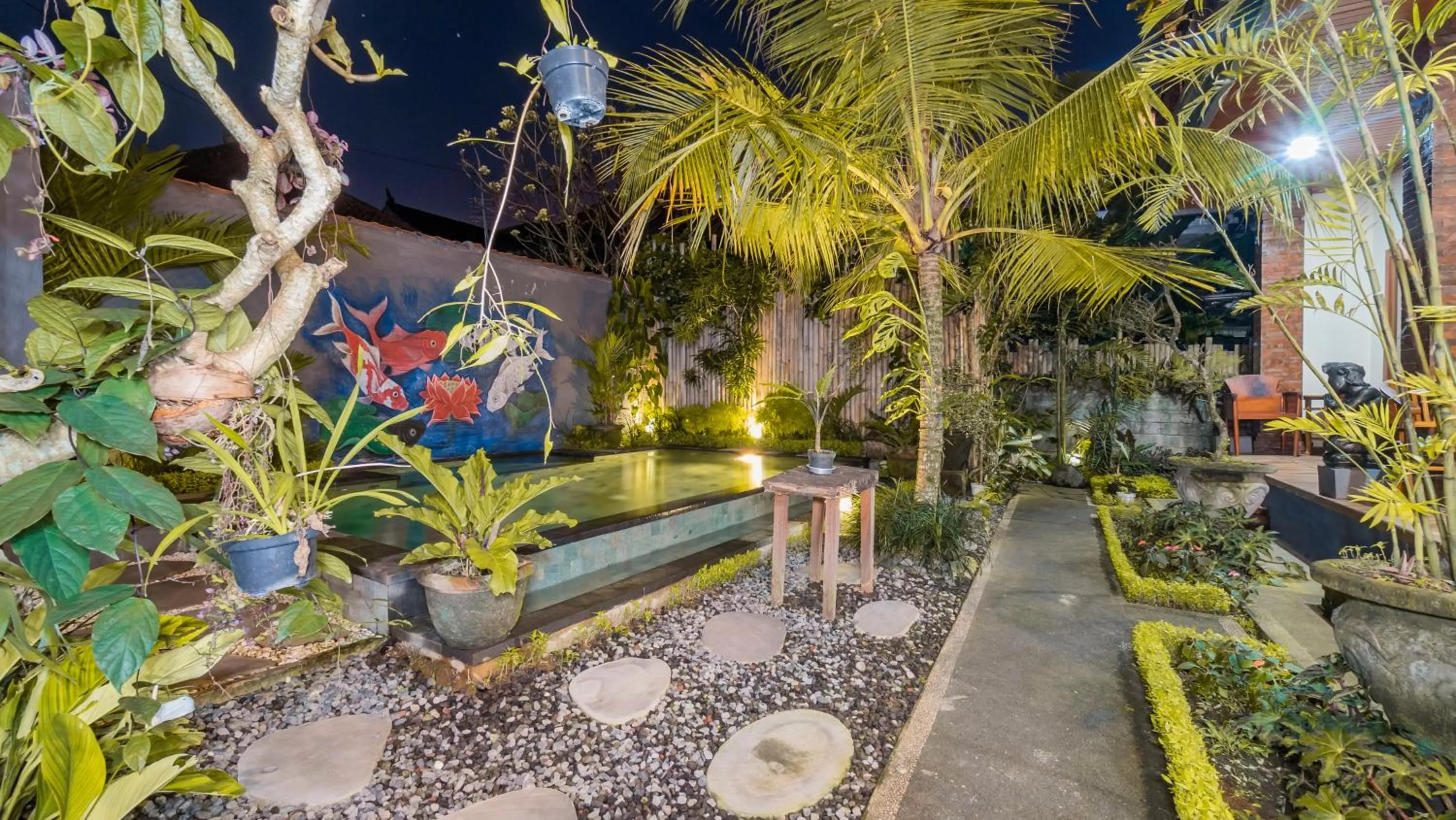 Swimming pool in Saka House