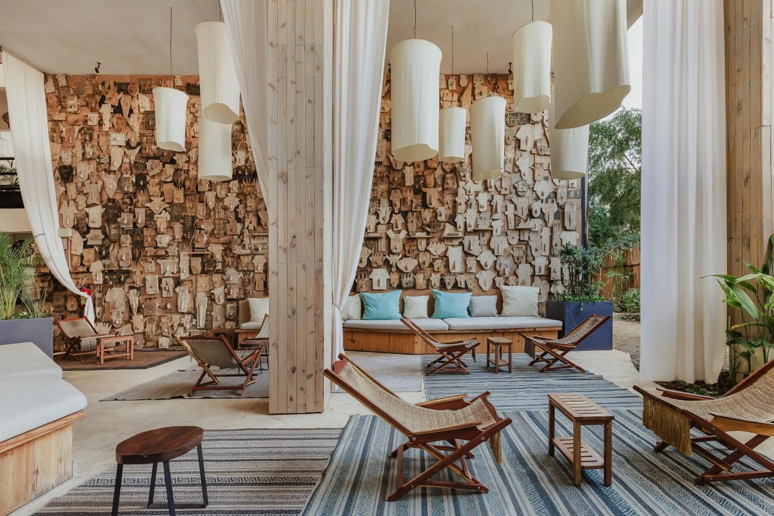 Communal lounge/ TV room in Mayan Monkey Tulum - Social Hotel