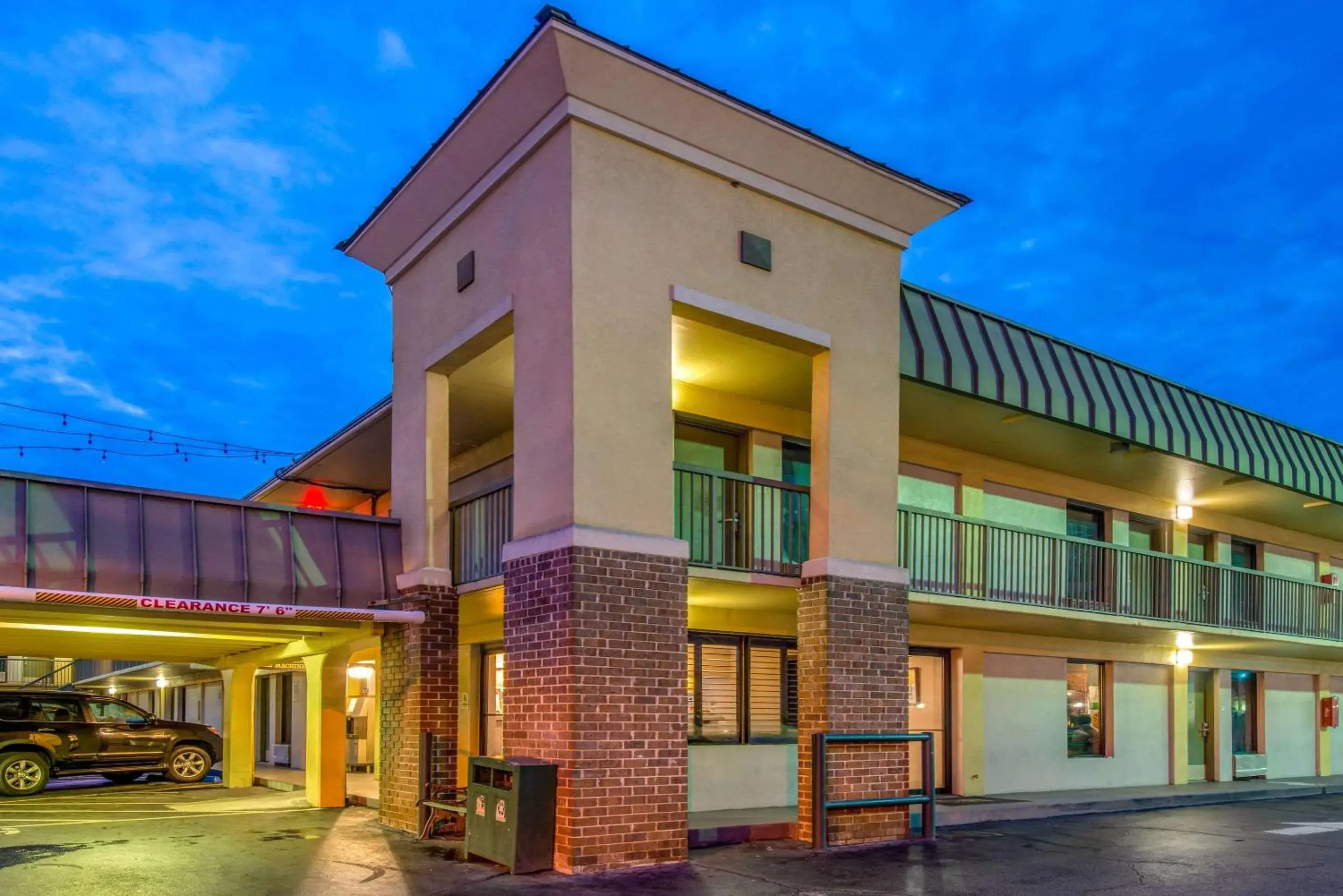 Property building in Quality Inn Savannah Historic District Property building in Quality Inn Savannah Historic District