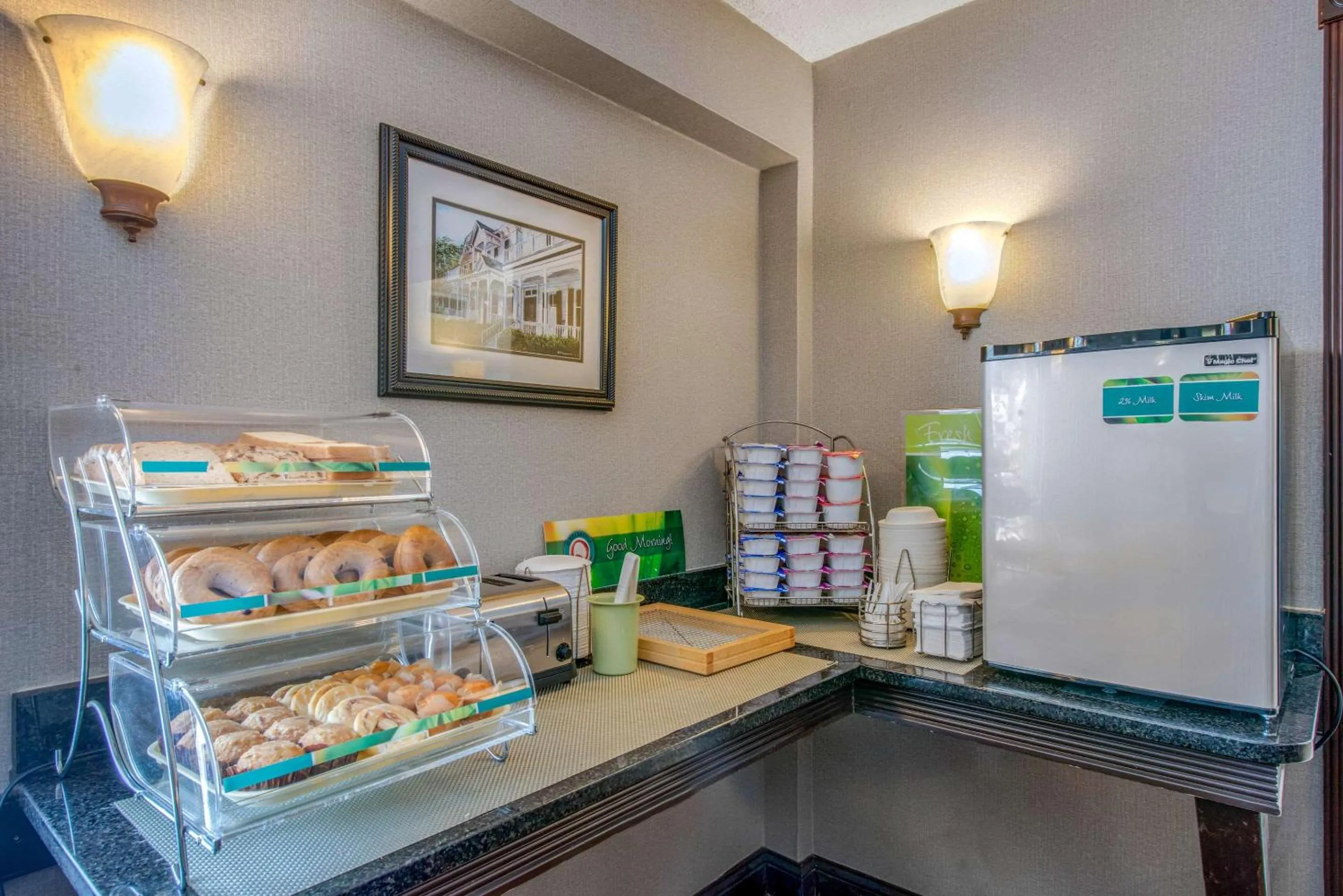 Restaurant/places to eat in Quality Inn Savannah Historic District