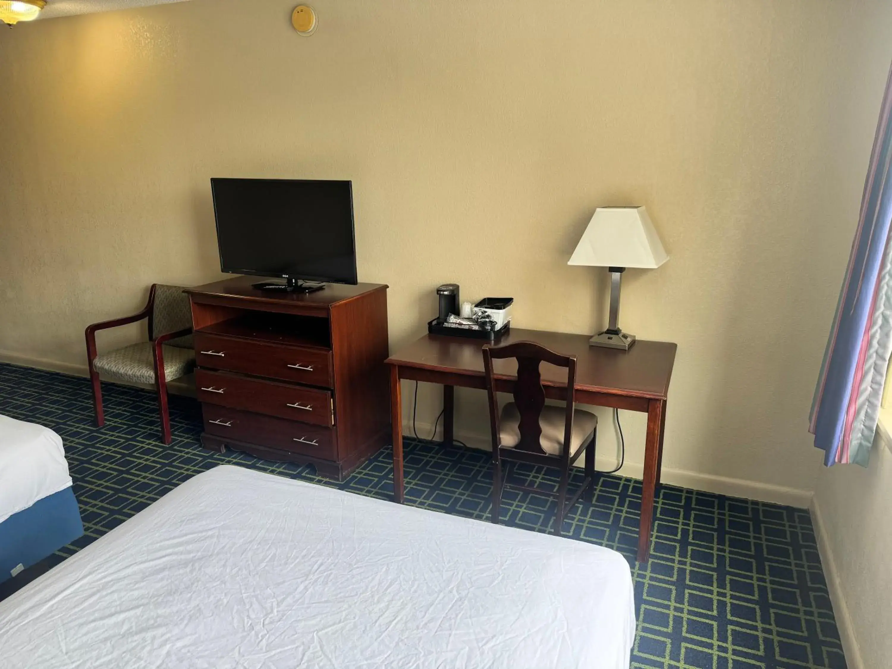 Bedroom, Bed in Barclay Hotel Atlanta Downtown Bedroom, Bed in Barclay Hotel Atlanta Downtown