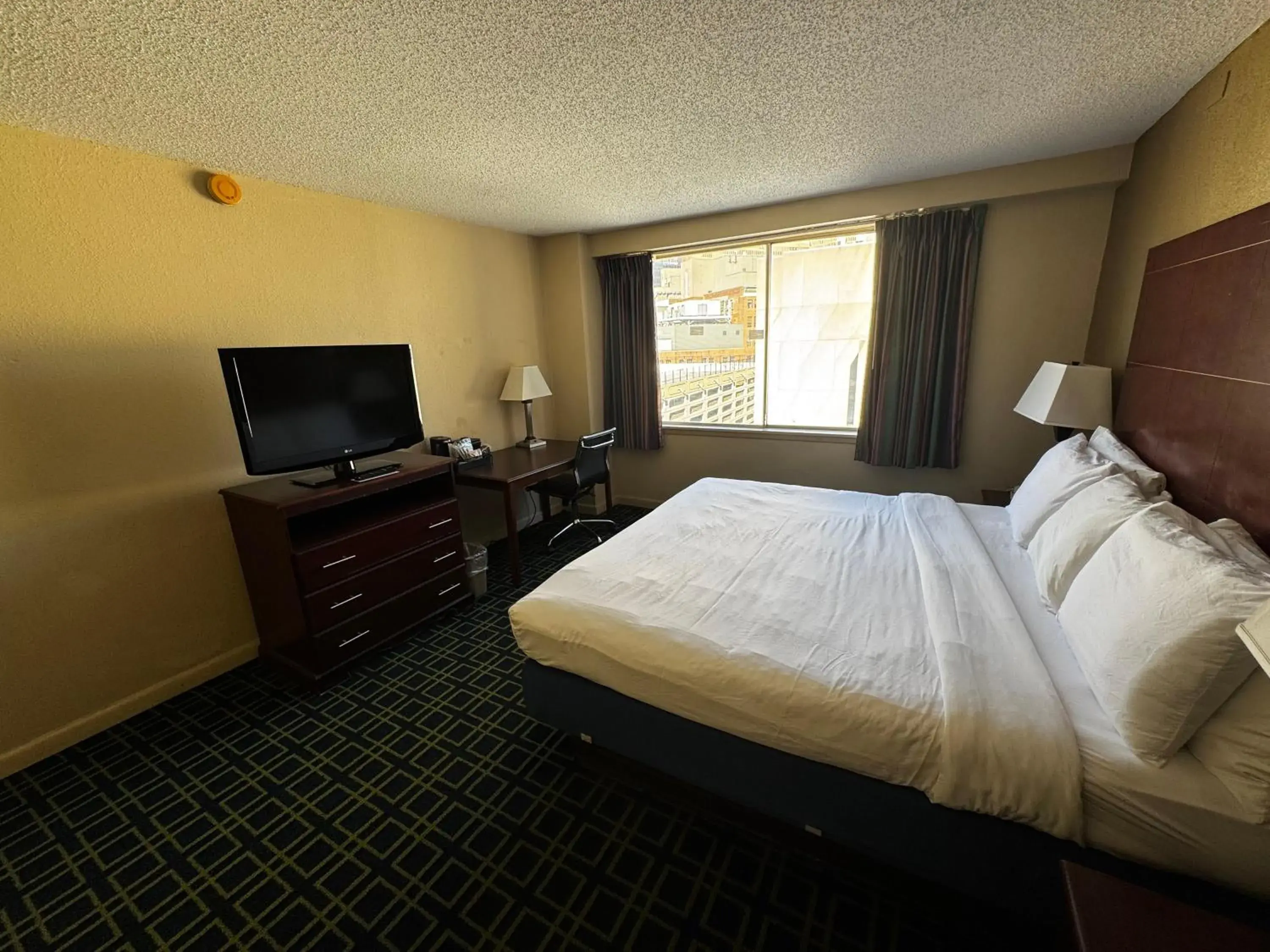 Bed in Barclay Hotel Atlanta Downtown Bed in Barclay Hotel Atlanta Downtown