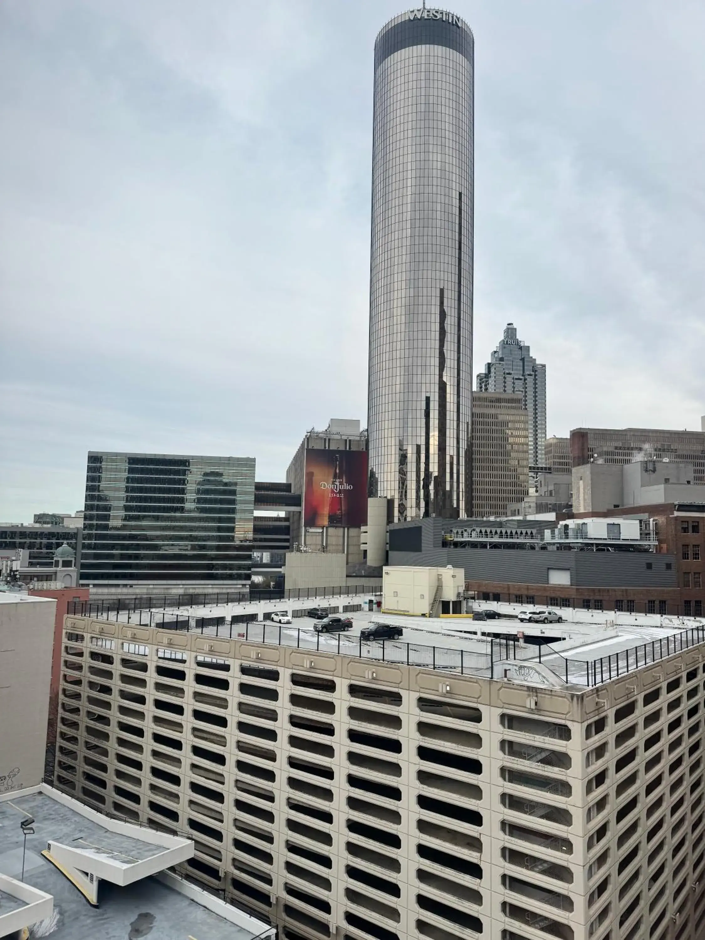 City view in Barclay Hotel Atlanta Downtown City view in Barclay Hotel Atlanta Downtown