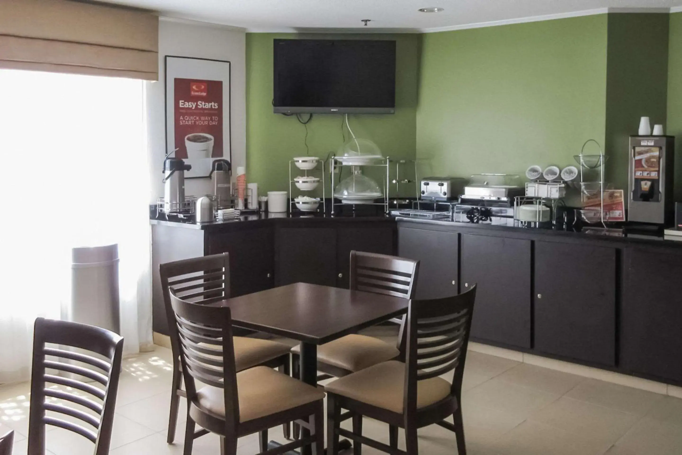 Restaurant/places to eat in Rodeway Inn Albany South Restaurant/places to eat in Rodeway Inn Albany South