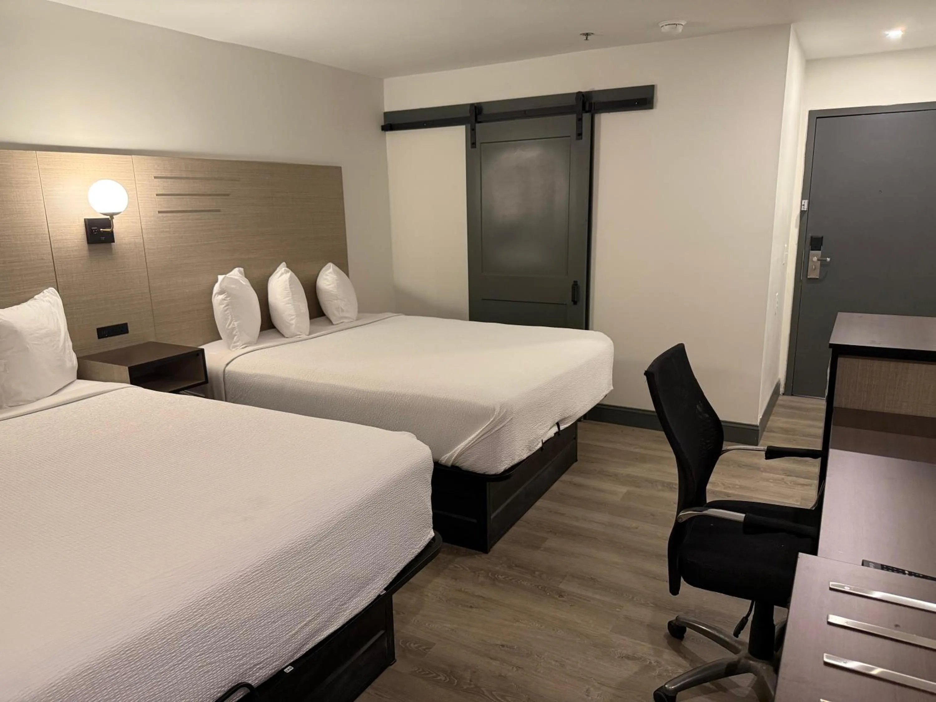 Bedroom, Bed in Ramada by Wyndham Albany GA
