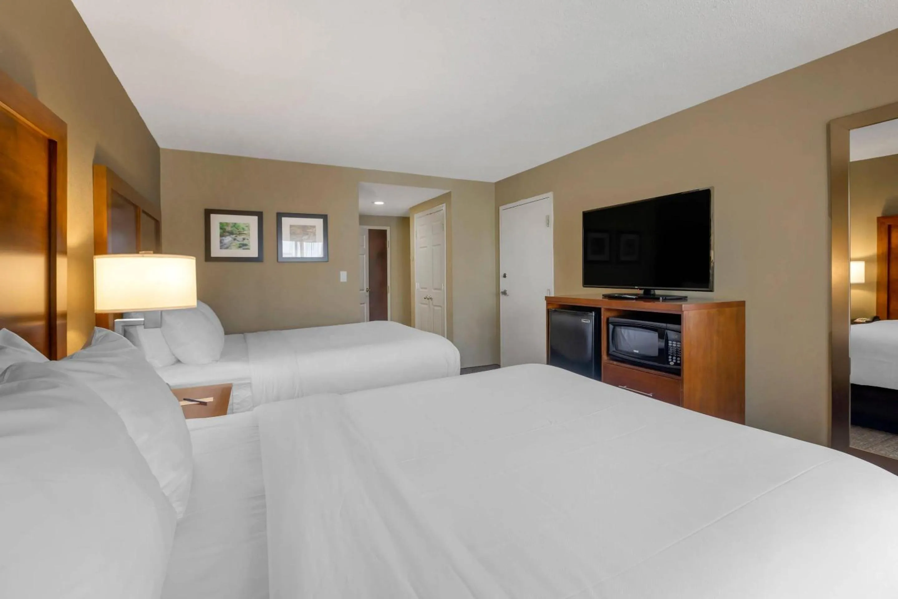 Bedroom, Bed in Comfort Inn & Suites Peachtree Corners - Norcross