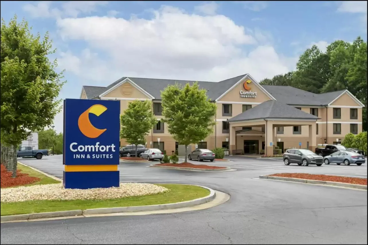 Property logo or sign in Comfort Inn & Suites Peachtree Corners
