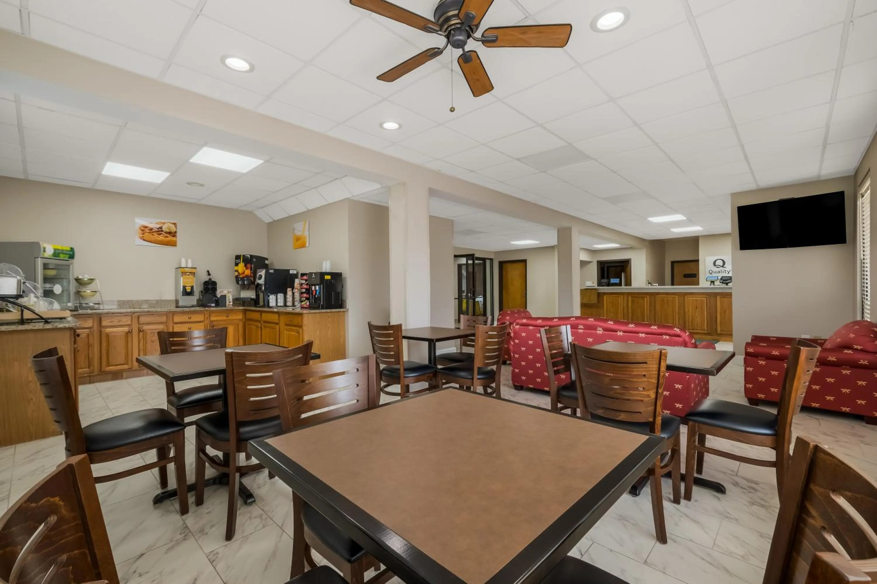 Dining area in Quality Inn Jefferson at I-85
