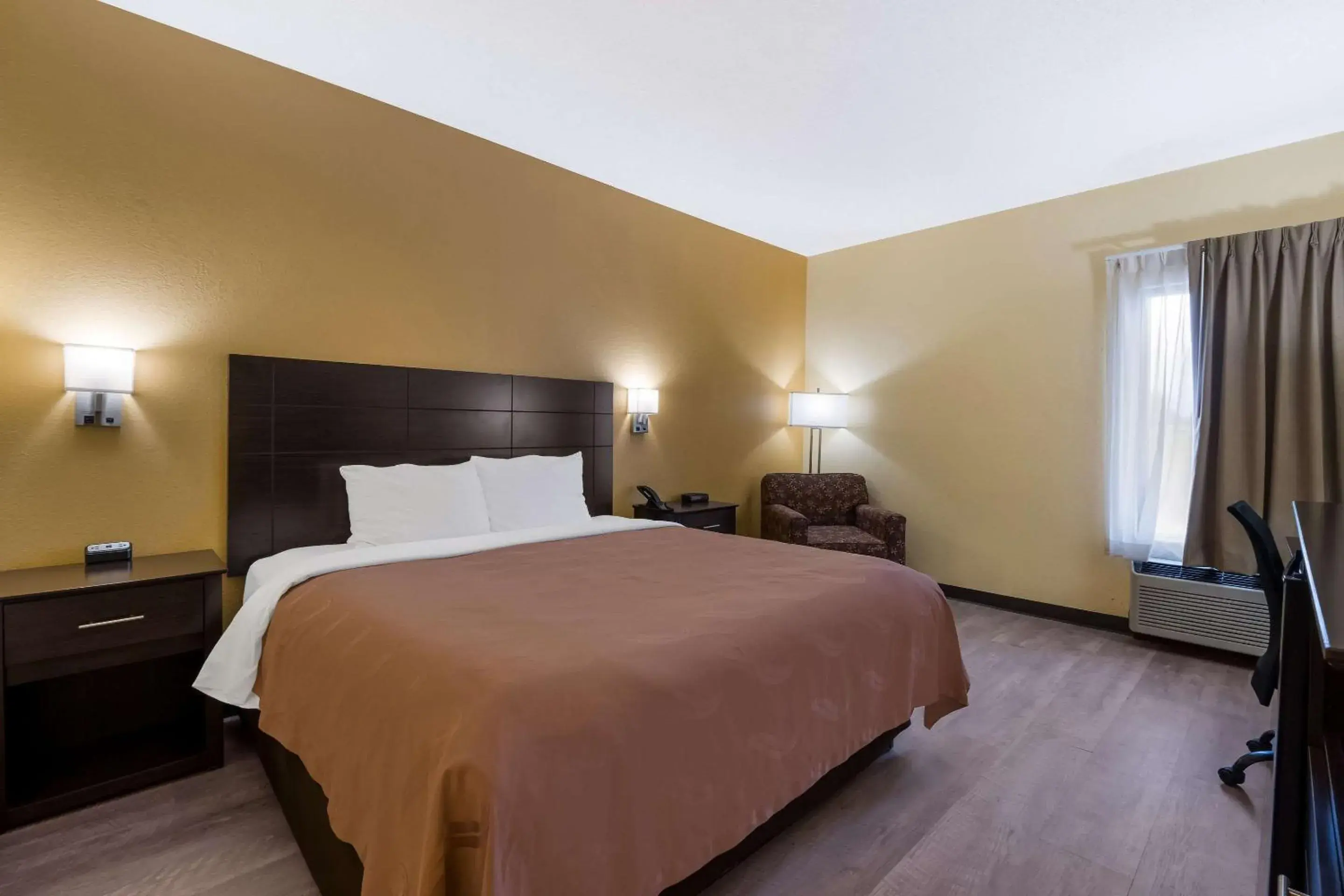 Bedroom, Bed in Quality Inn Jefferson at I-85 Bedroom, Bed in Quality Inn Jefferson at I-85