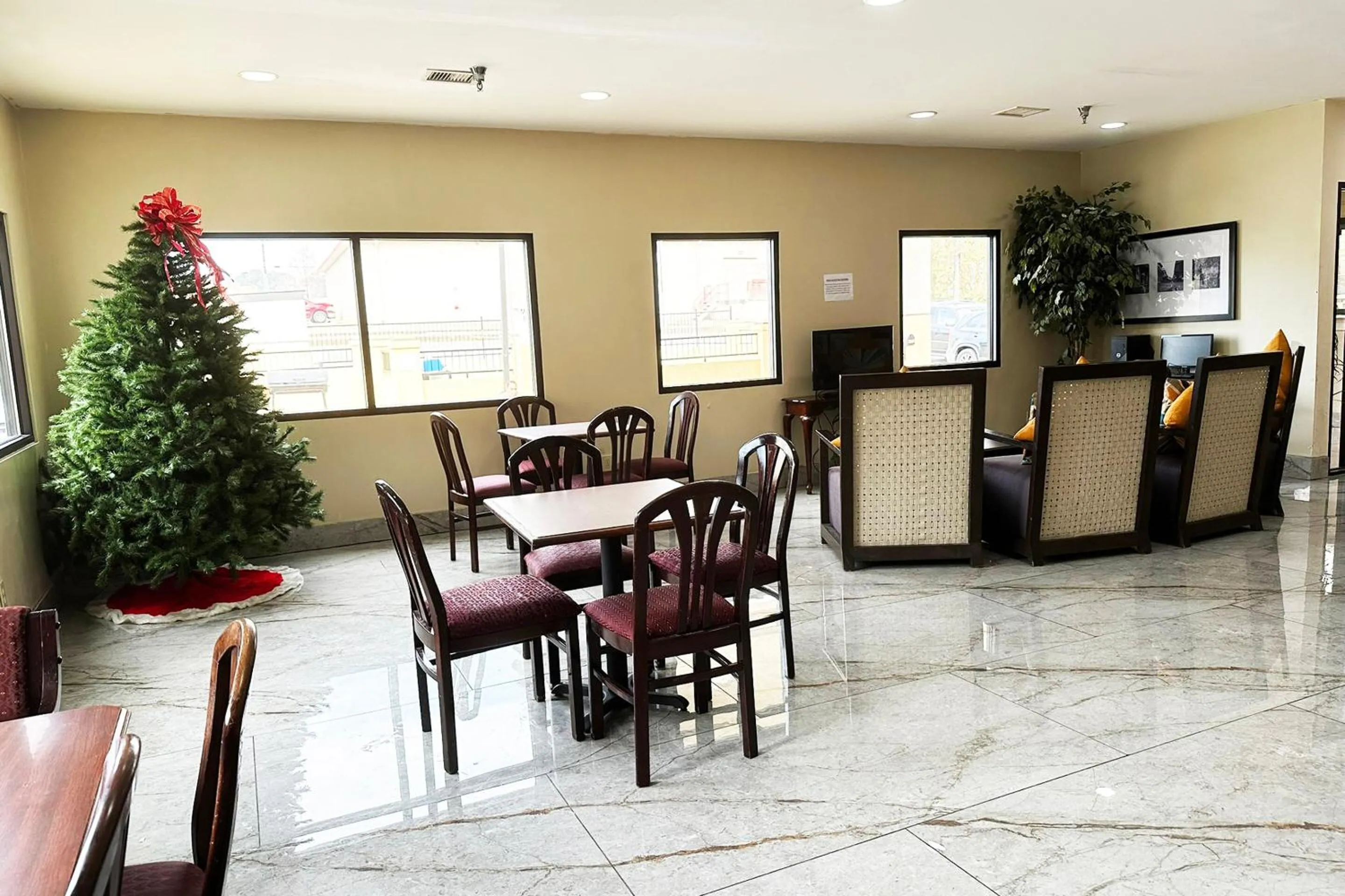 Lobby or reception in OYO Hotel Rome West GA