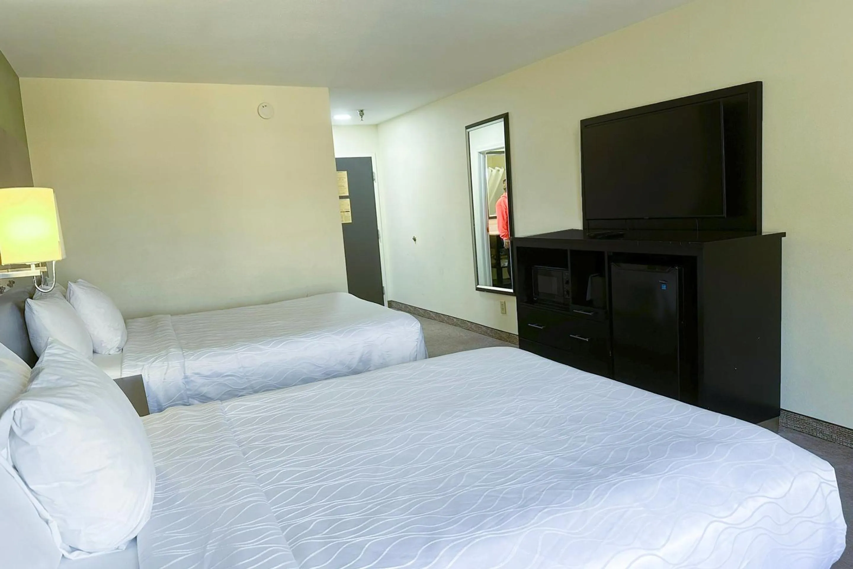 Bedroom, Bed in OYO Hotel Rome West GA