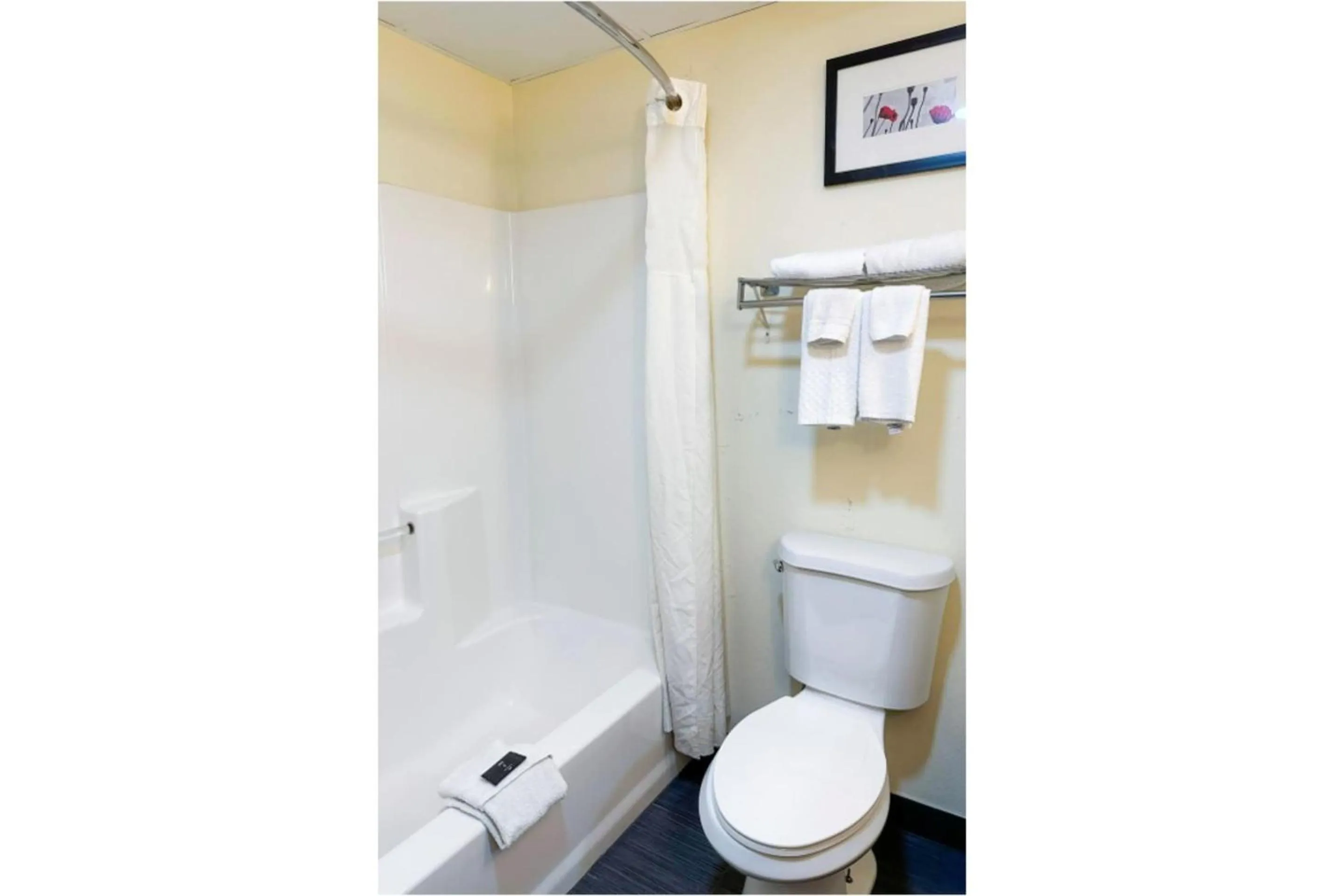 Bathroom in OYO Hotel Rome West GA