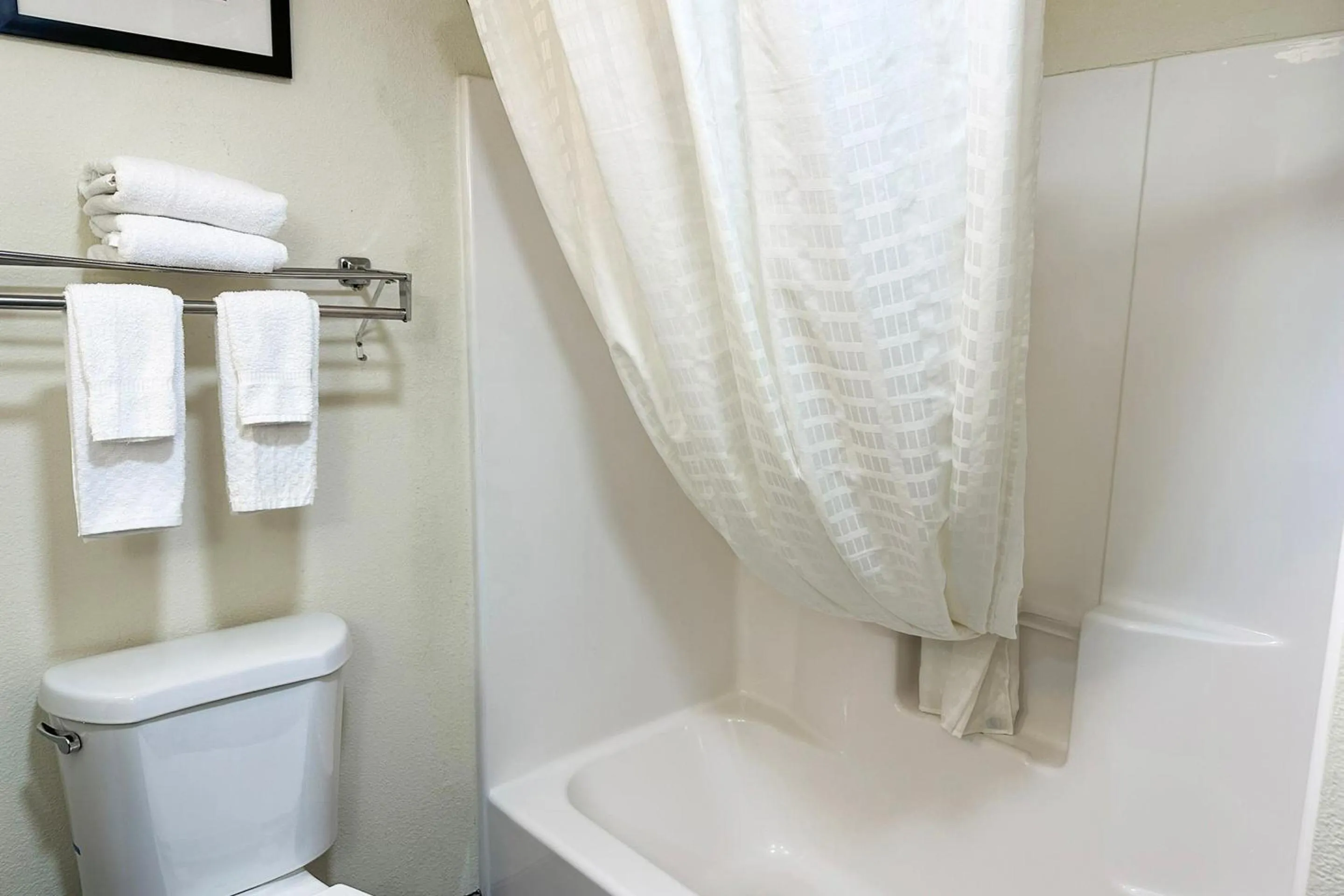 Bathroom in OYO Hotel Rome West GA