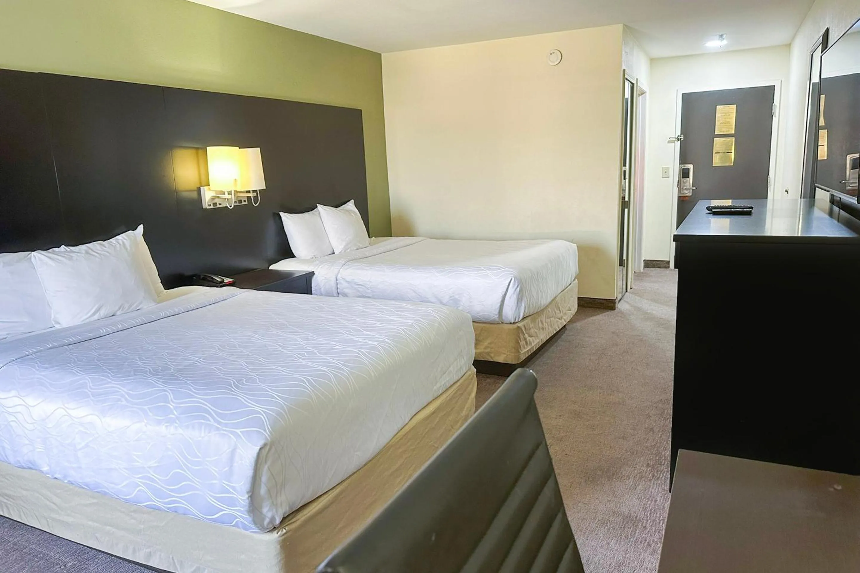 Bedroom, Bed in OYO Hotel Rome West GA