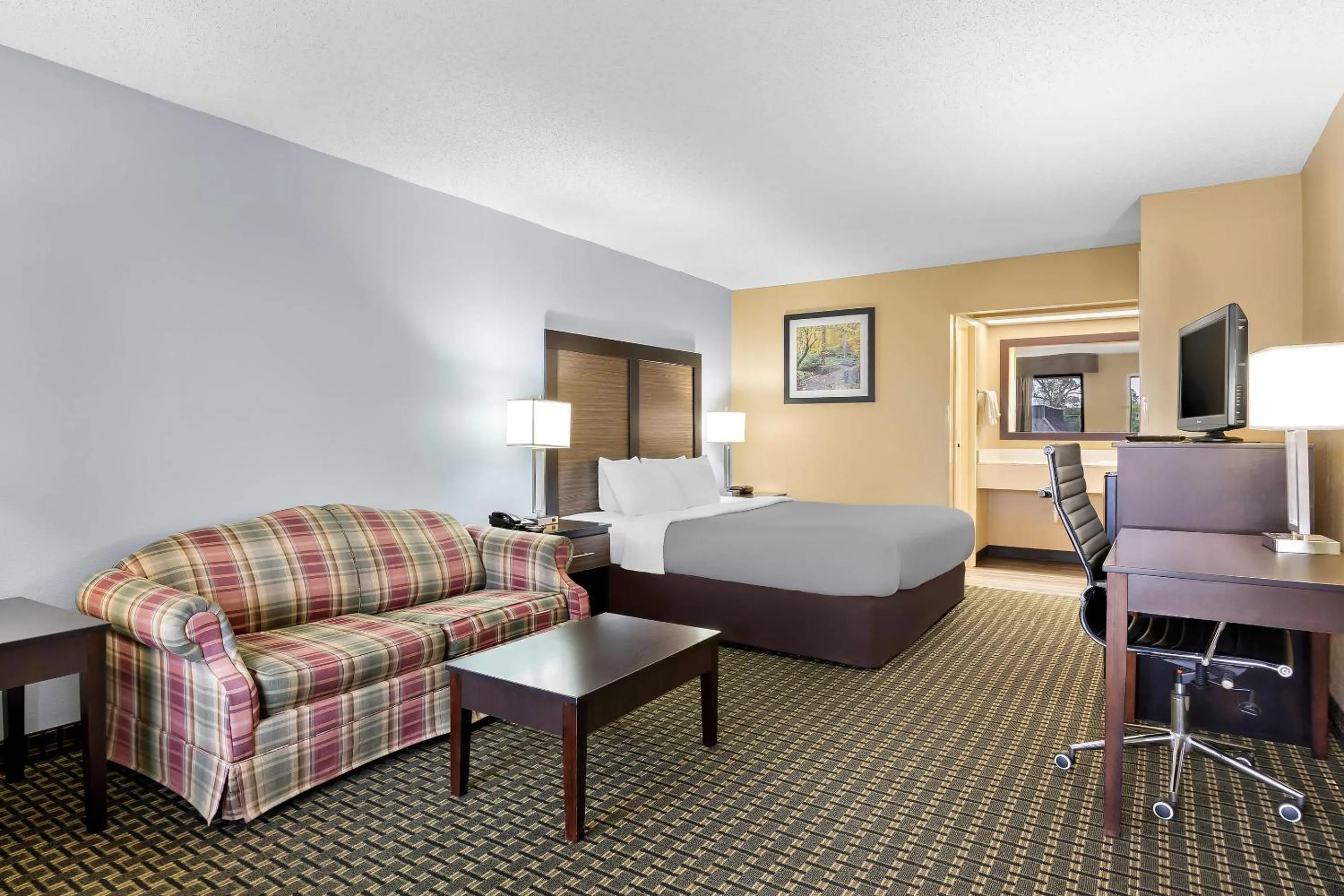 Bedroom in Quality Inn Perry - National Fairgrounds Area