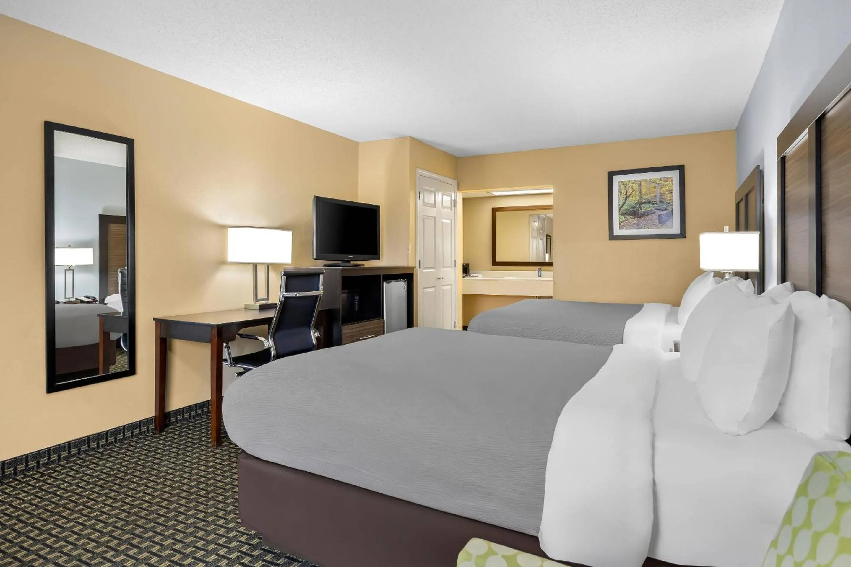 Bedroom, Bed in Quality Inn Perry - National Fairgrounds Area