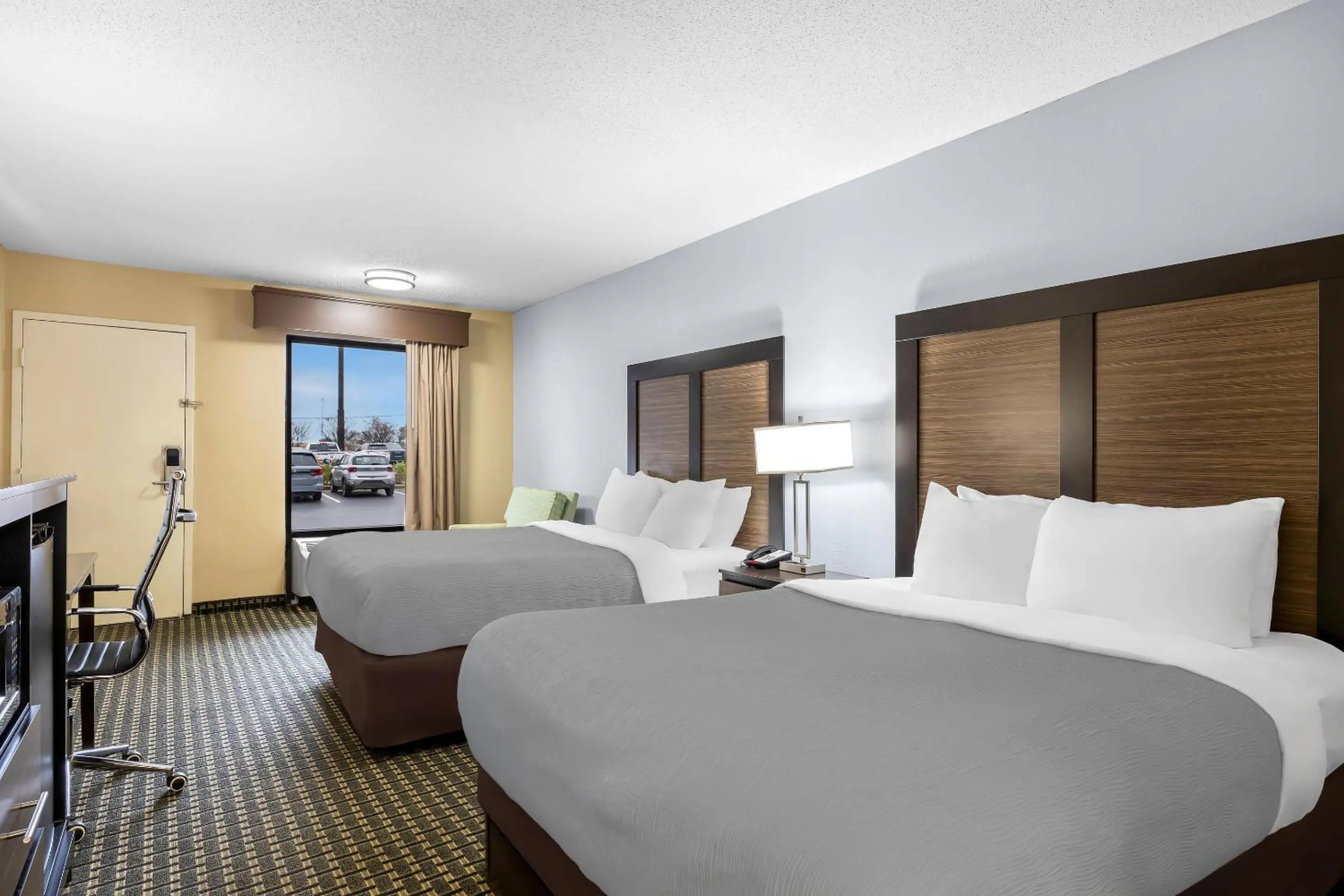 Bedroom, Bed in Quality Inn Perry - National Fairgrounds Area