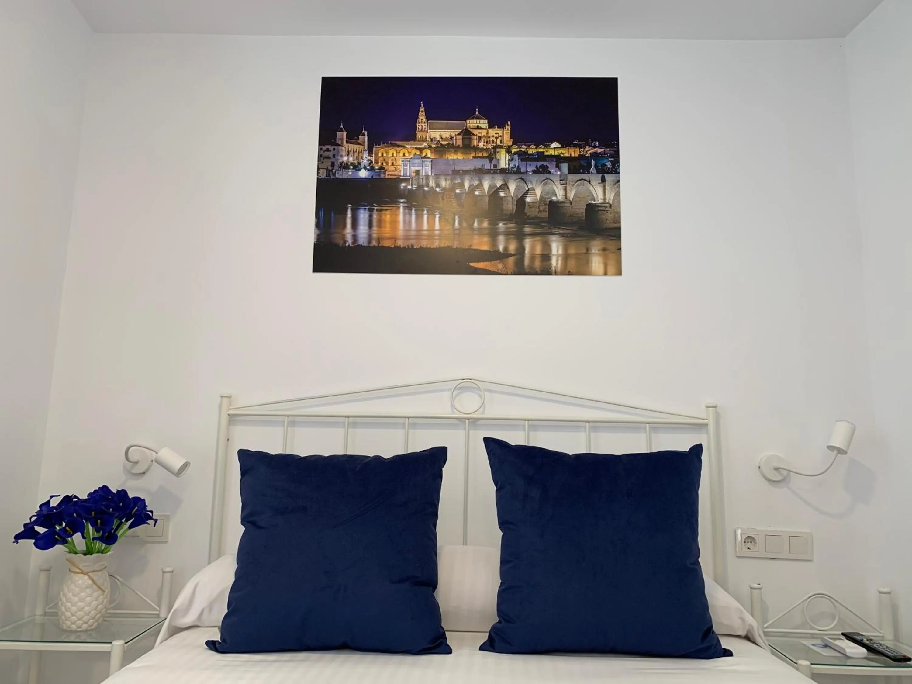 Decorative detail, Bed in Belmonte Rooms