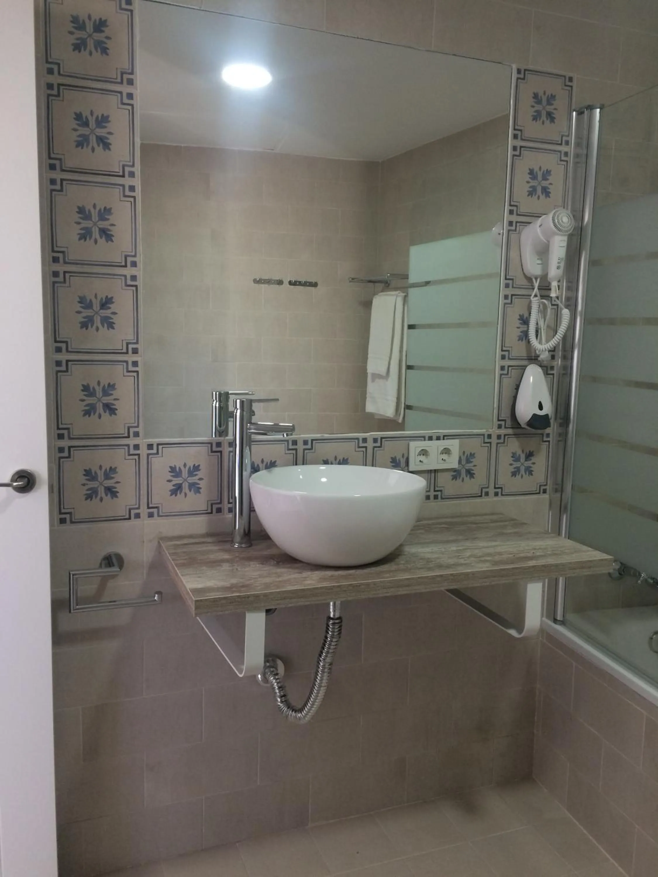 Bathroom in Belmonte Rooms