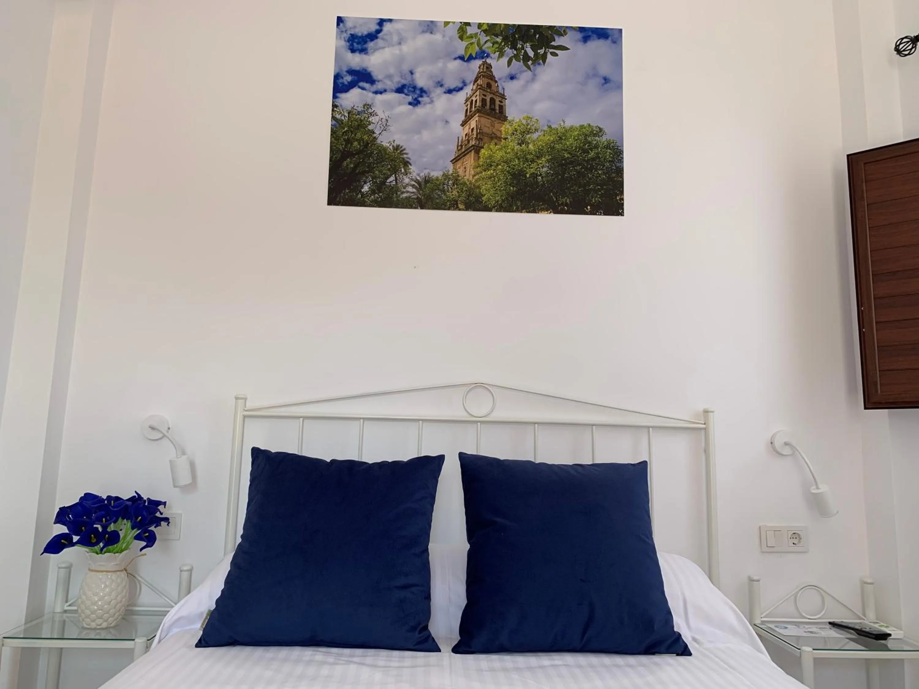 Decorative detail, Bed in Belmonte Rooms