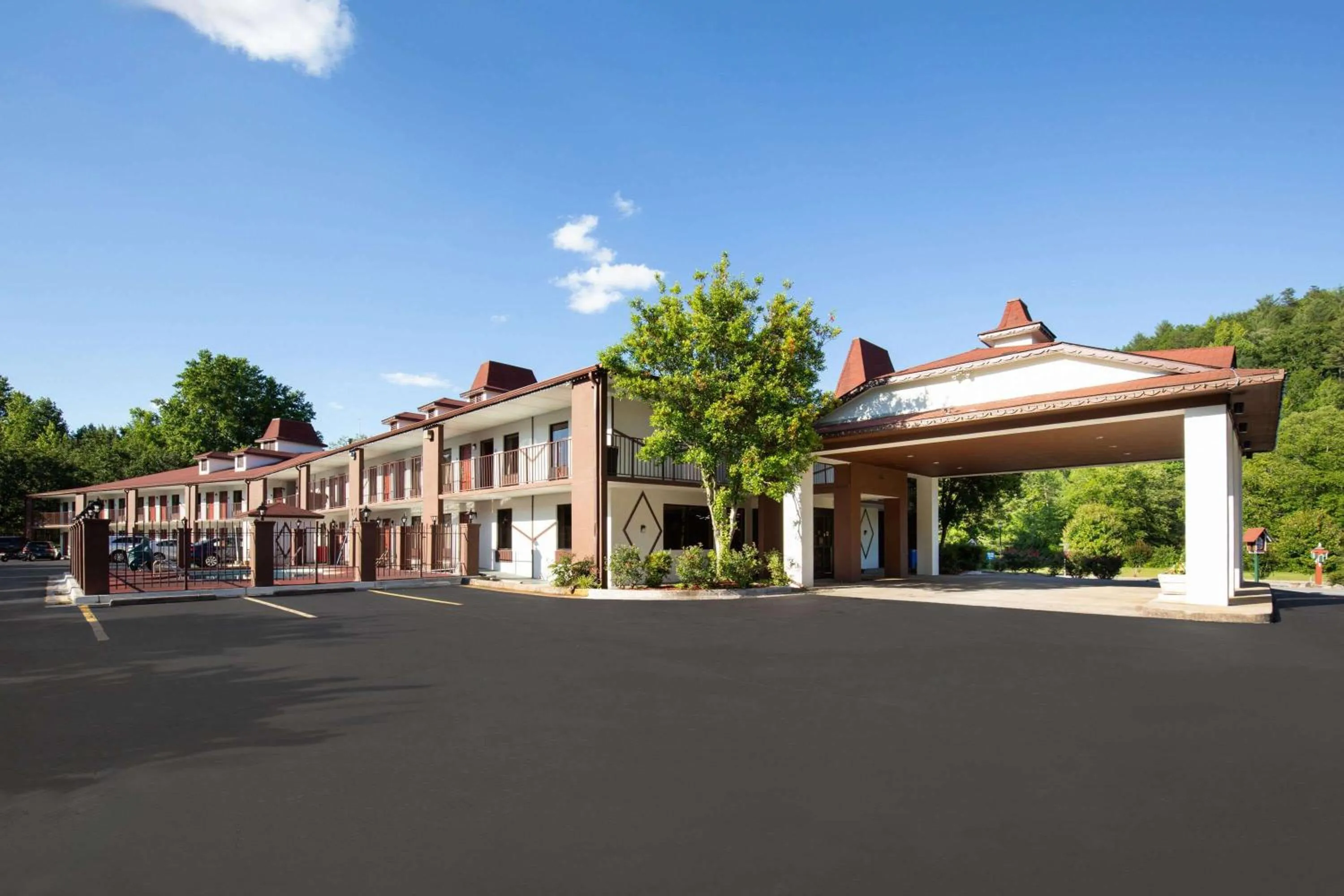 Property building in Days Inn by Wyndham Helen