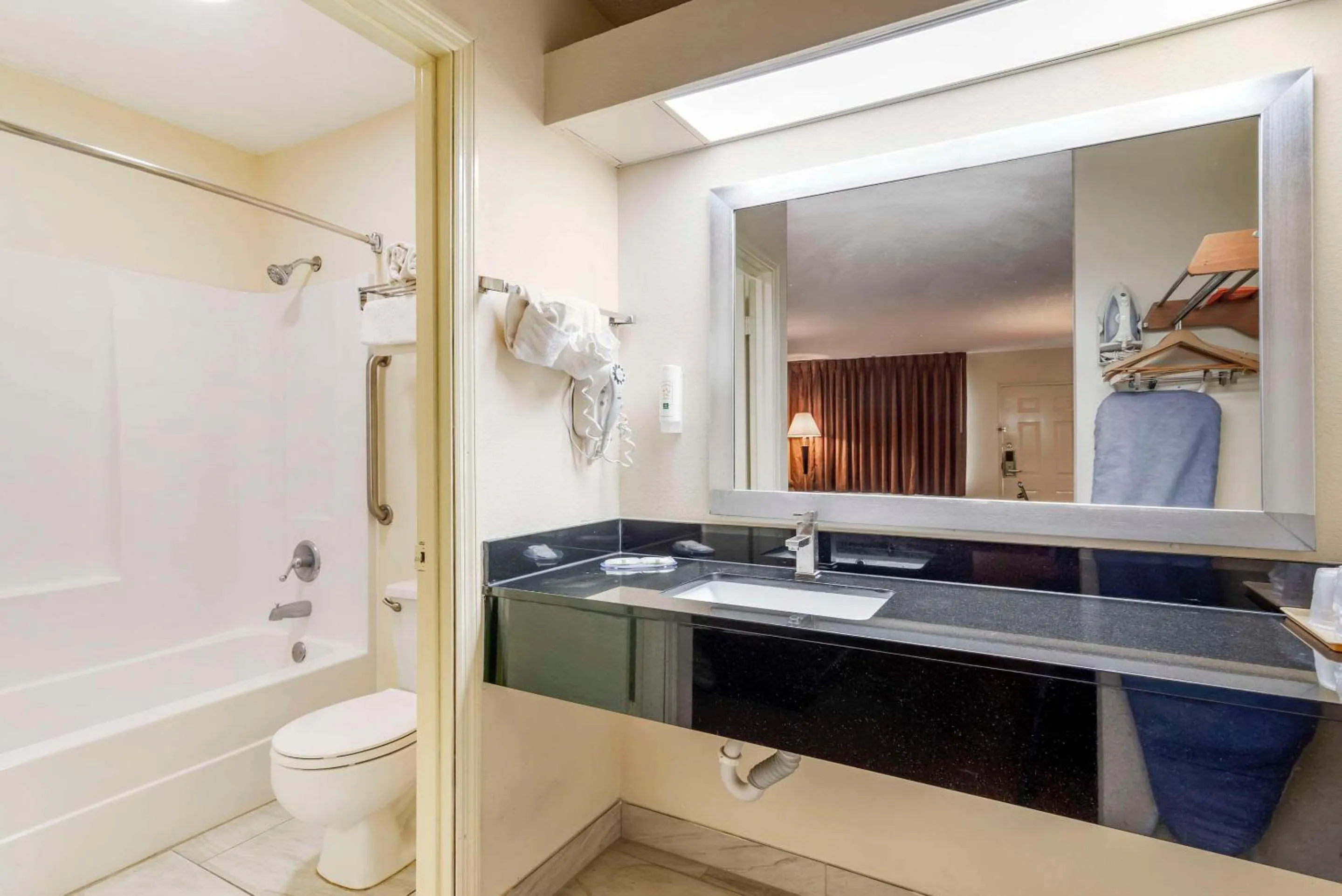 Bedroom in Quality Inn Cordele