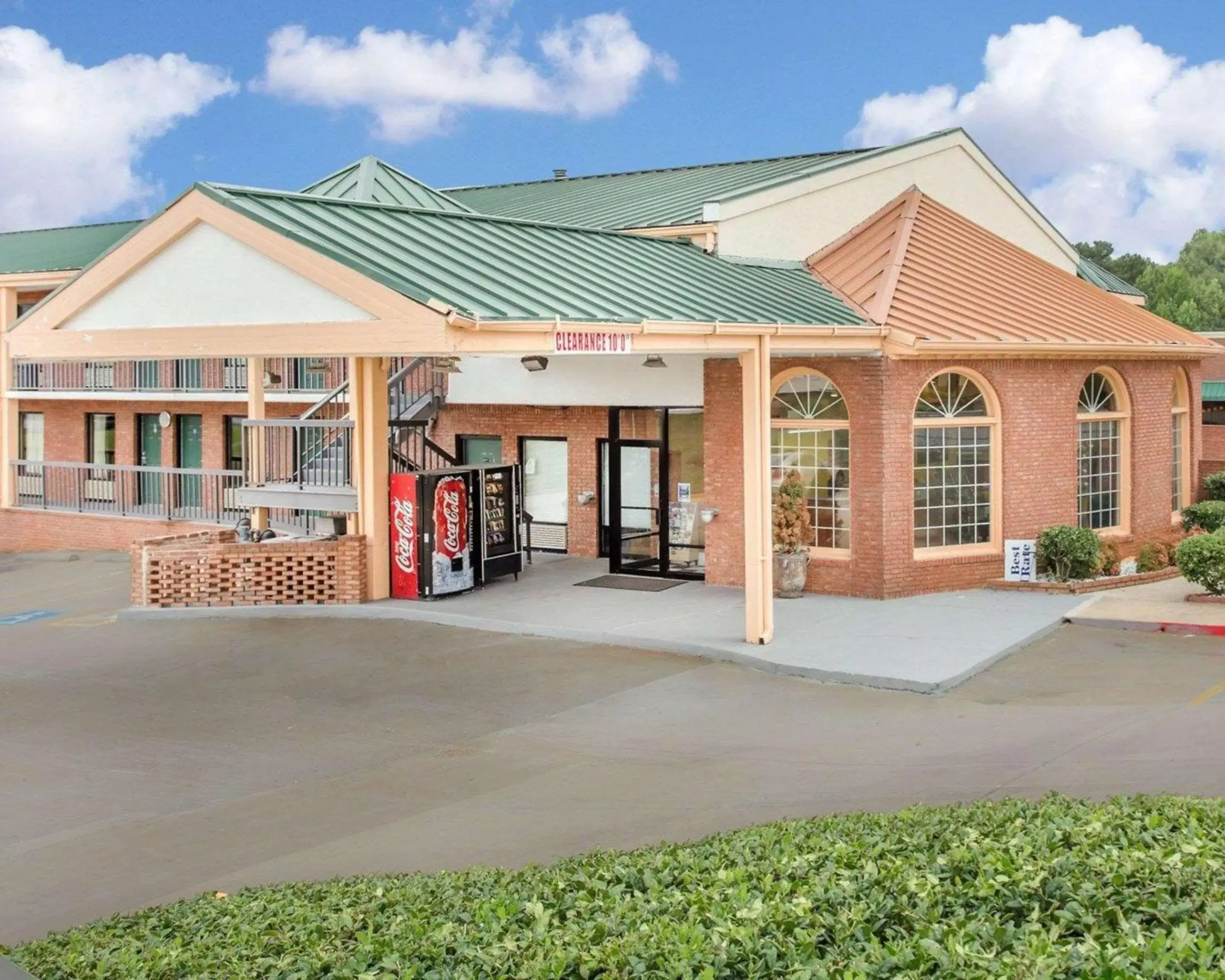 Property building in Econo Lodge Acworth East Property building in Econo Lodge Acworth East