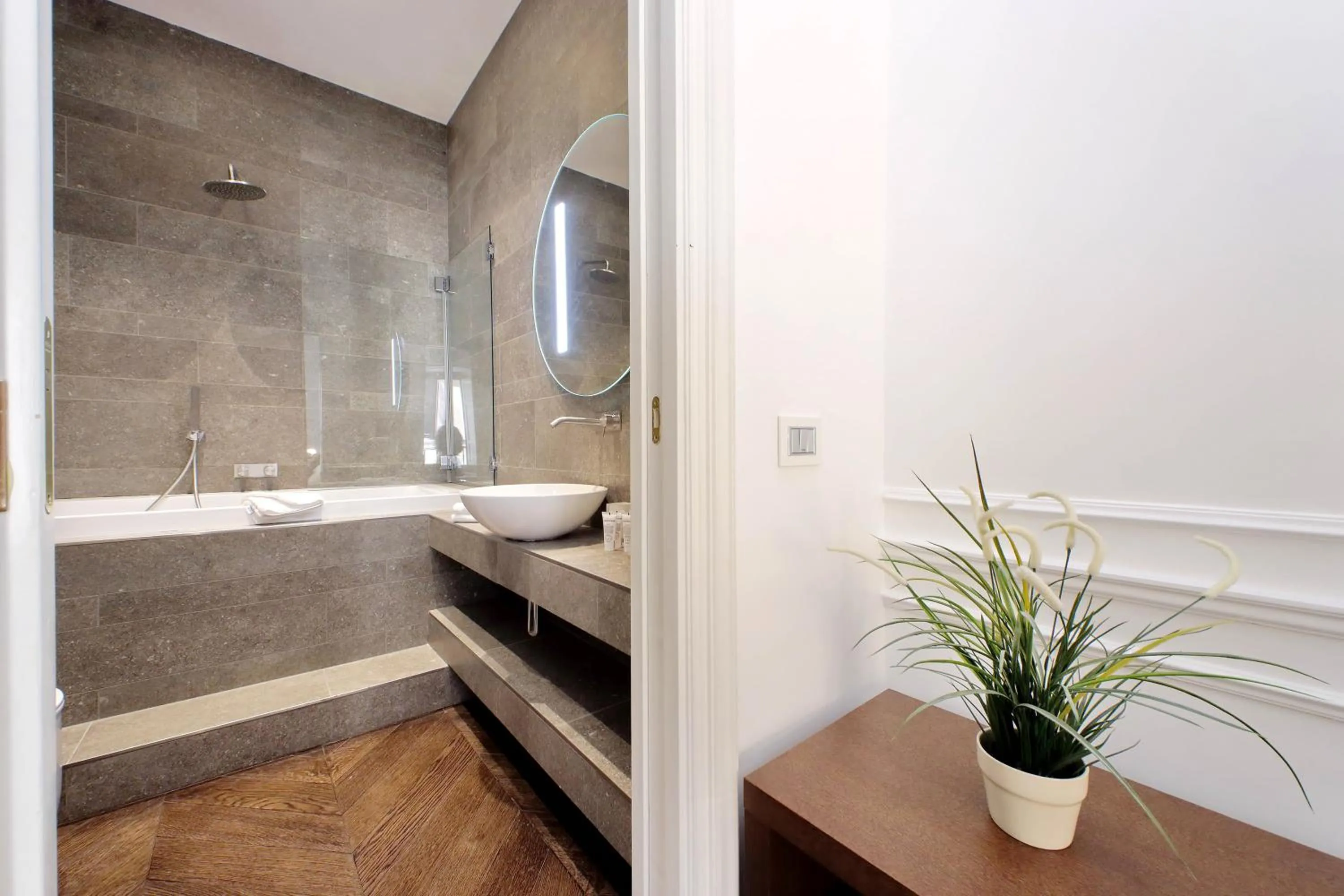 Shower in Youroom Carrozze