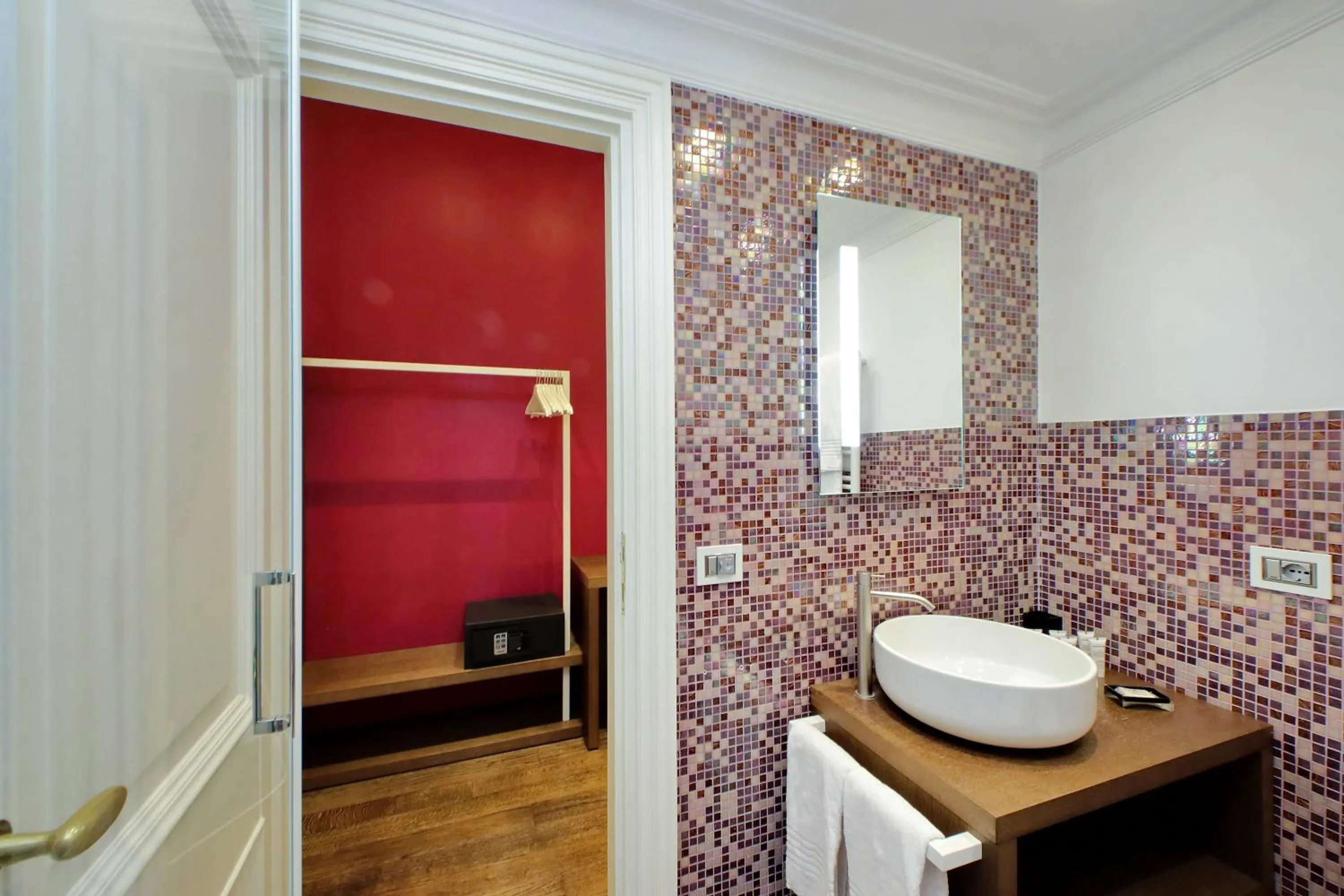 Bathroom in Youroom Carrozze