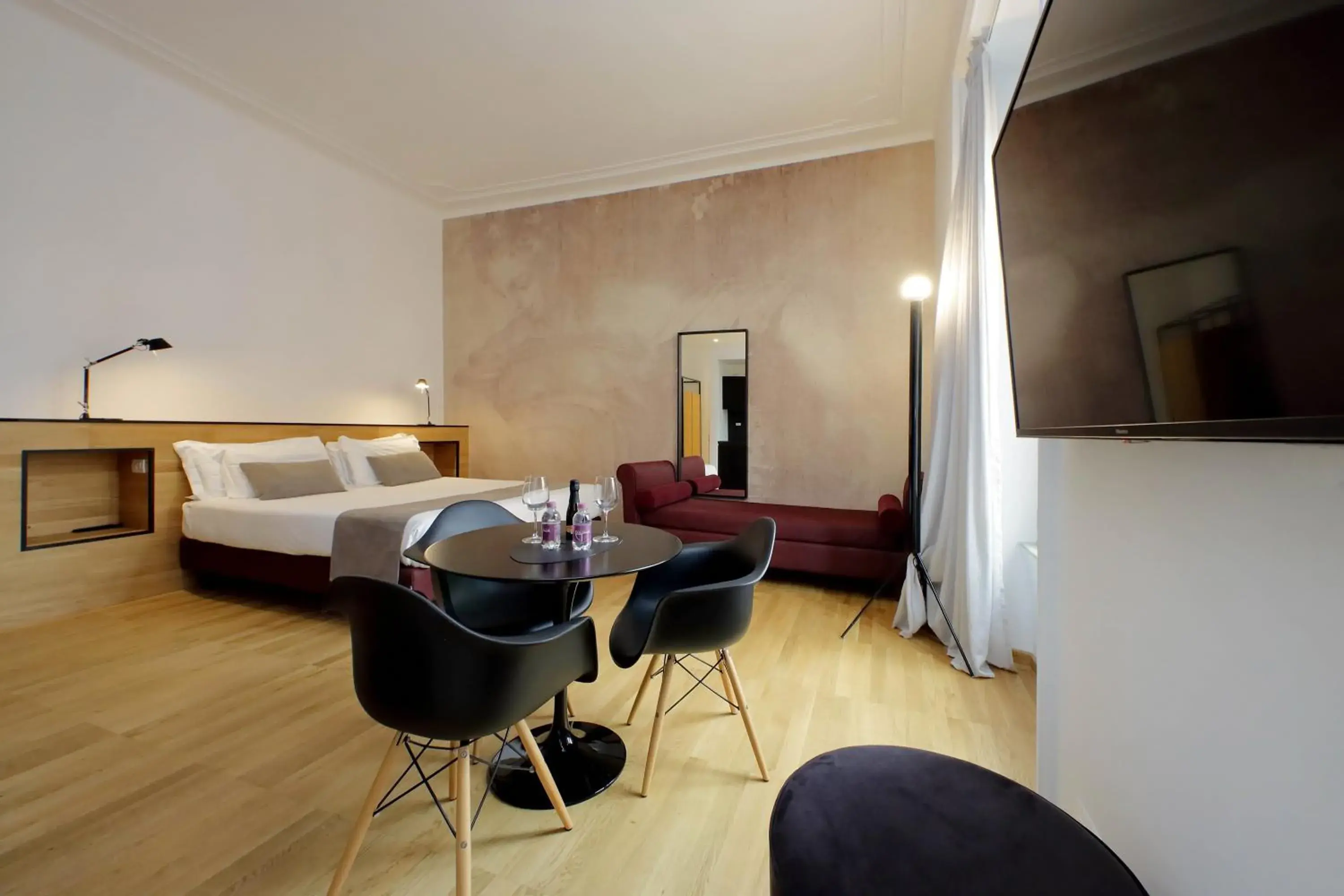 Deluxe King Room in Youroom Abruzzi Deluxe King Room in Youroom Abruzzi