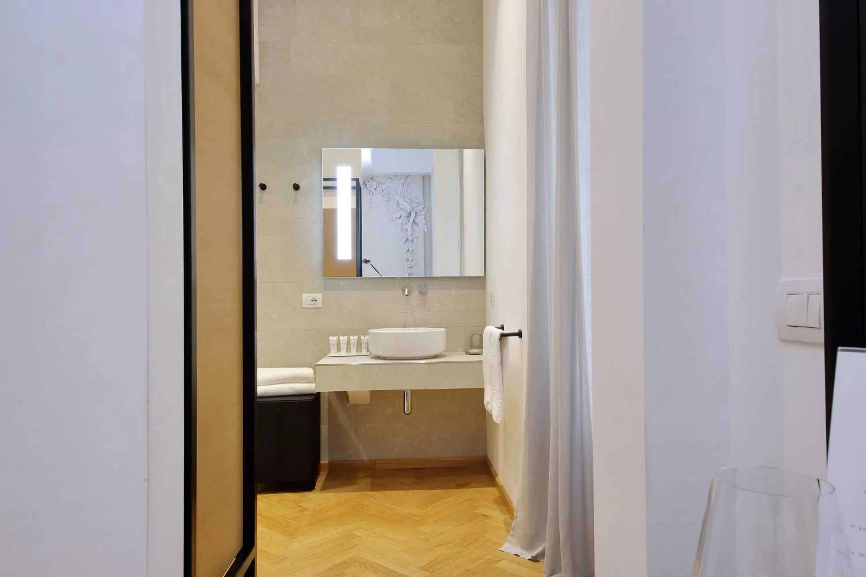 Superior Queen Room - single occupancy in Youroom Abruzzi