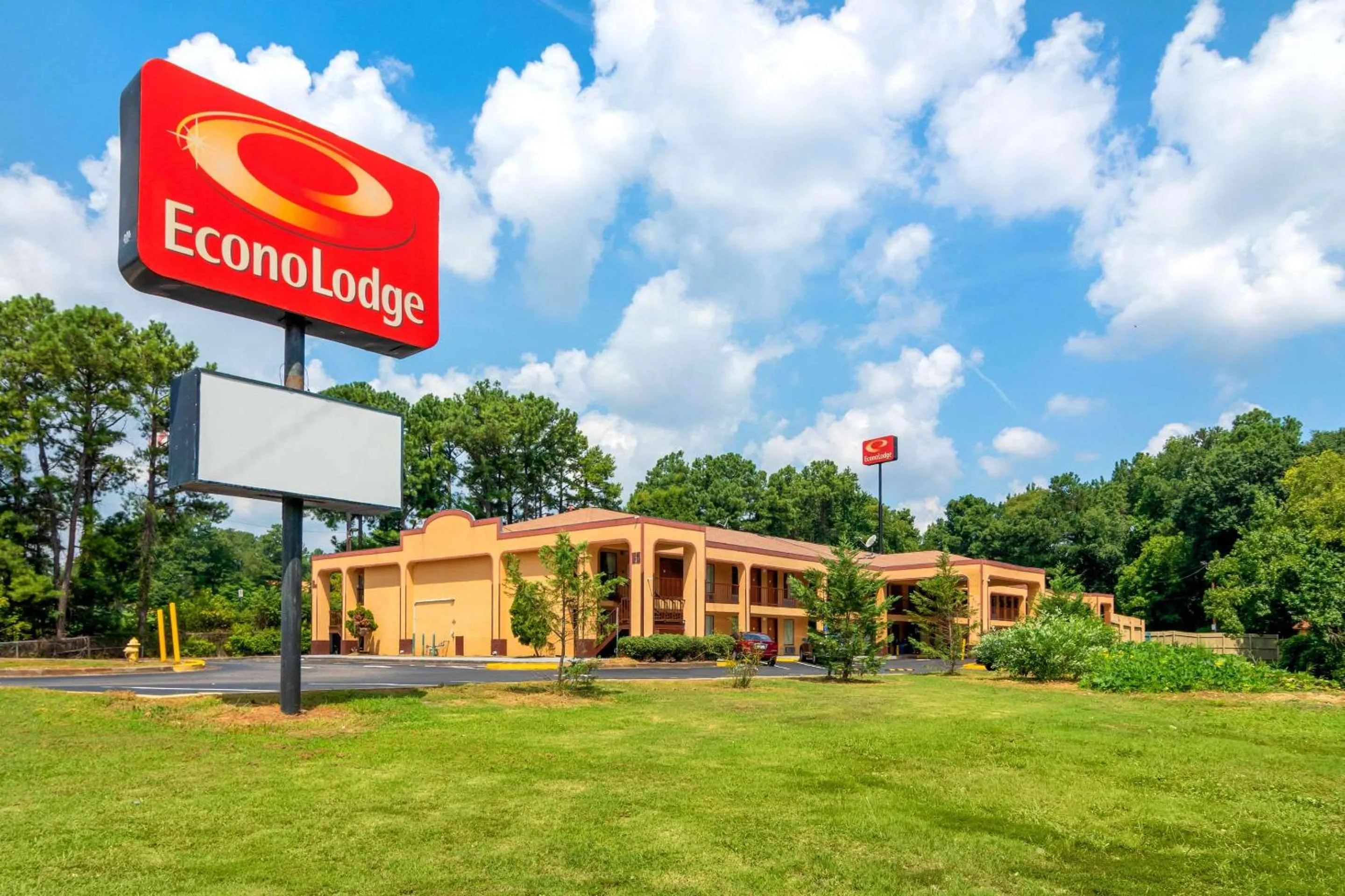 Property building in Econo Lodge