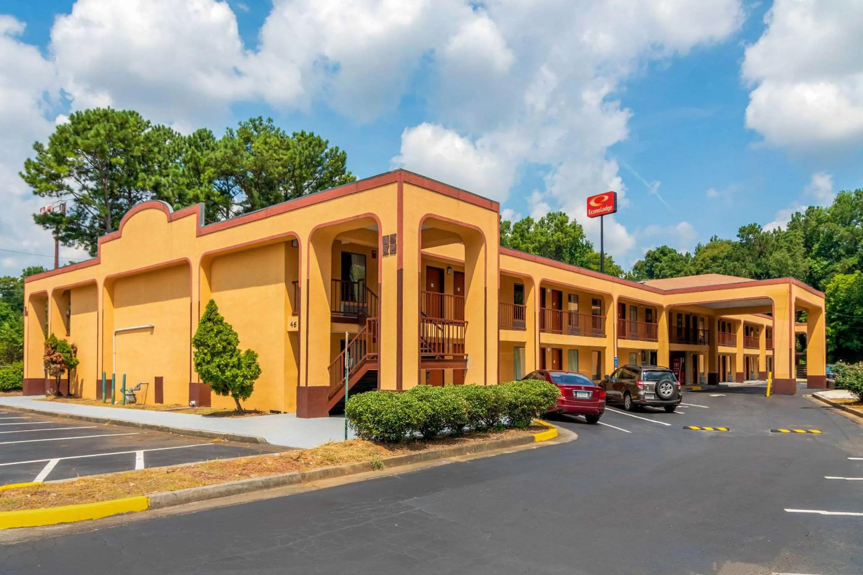 Property building in Econo Lodge