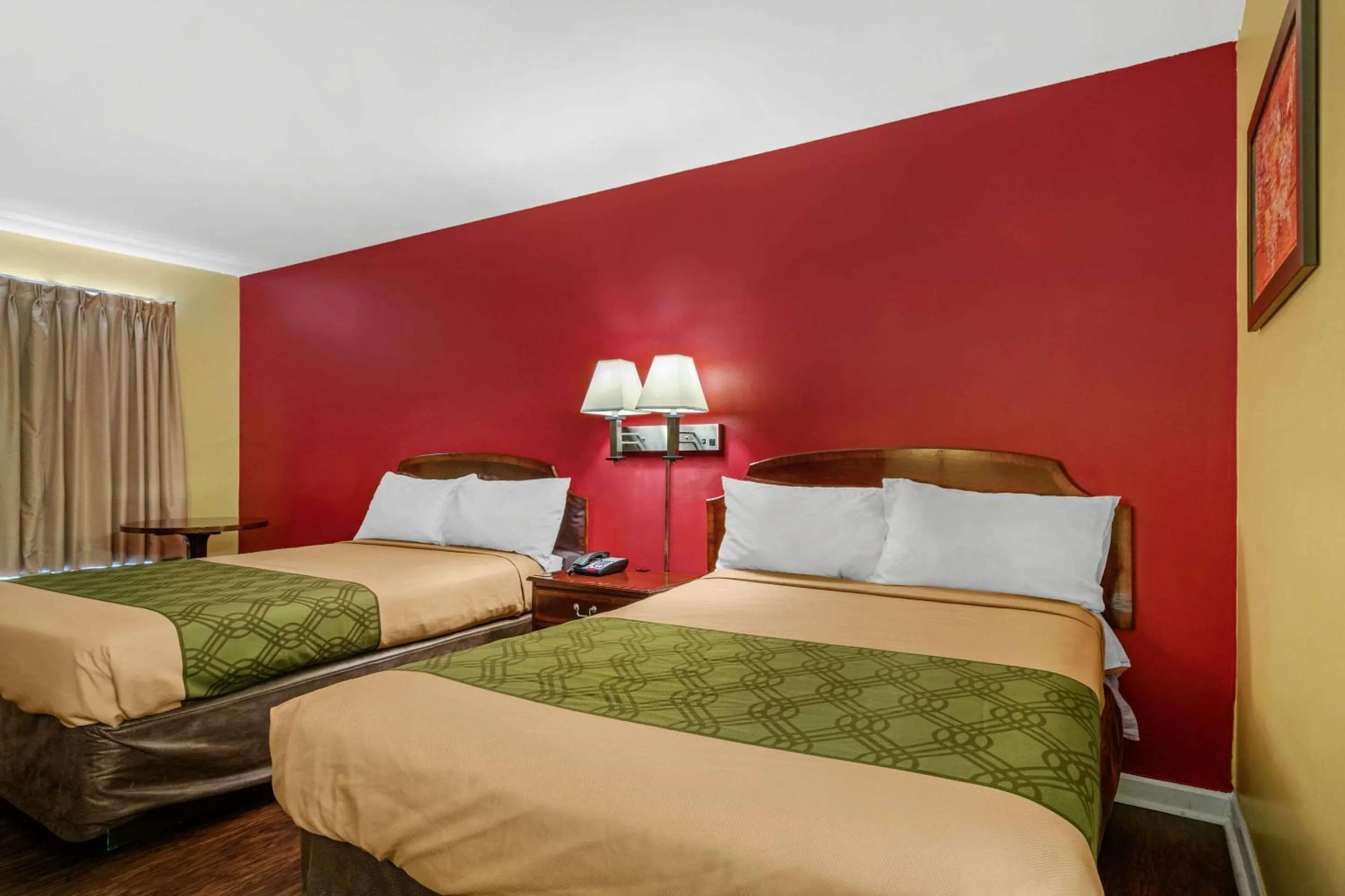 Bedroom in Econo Lodge Union City - Atlanta South