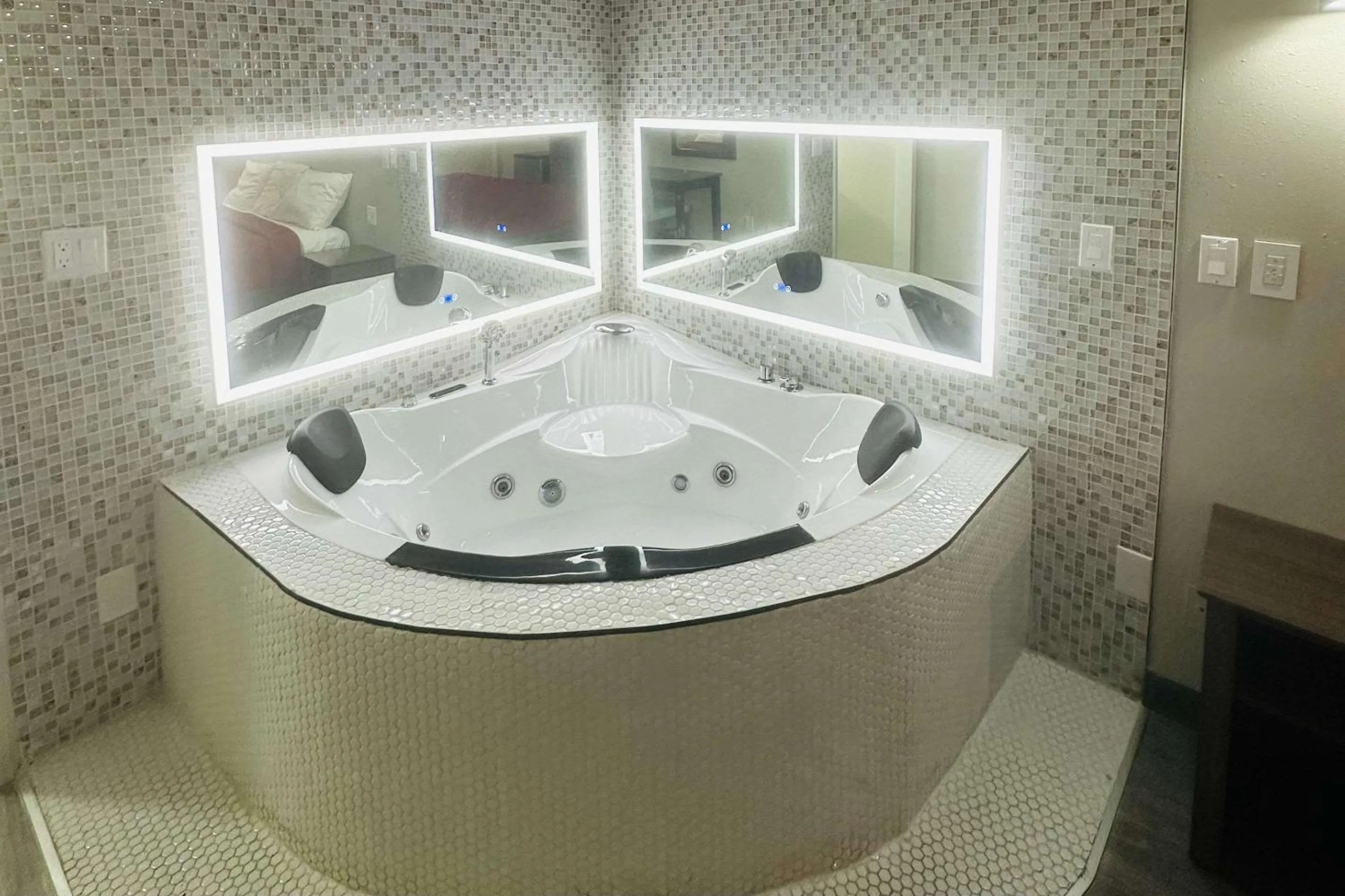 Bedroom in Econo Lodge Union City - Atlanta South