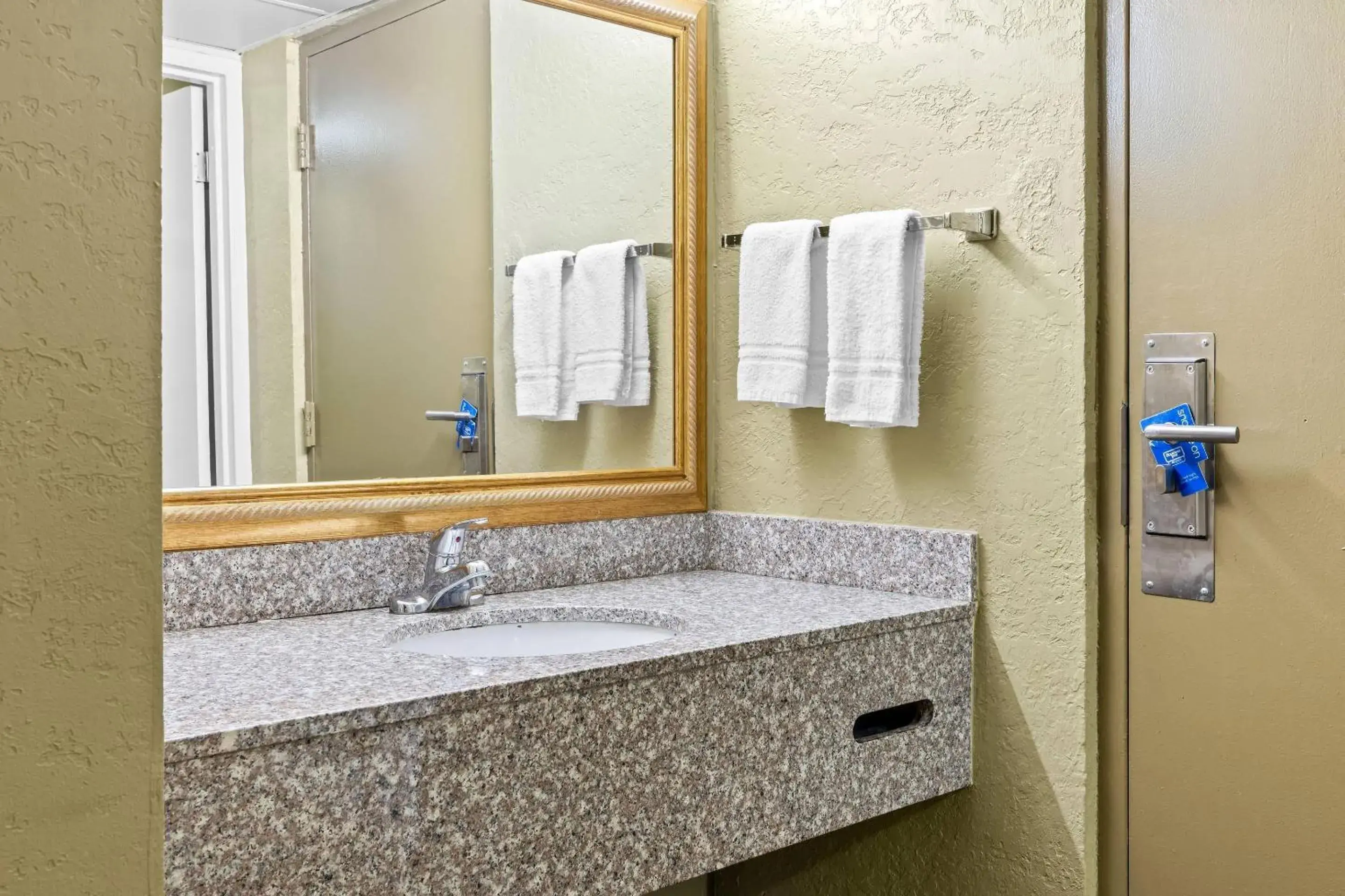 Bedroom in Rodeway Inn Stone Mountain Bedroom in Rodeway Inn Stone Mountain