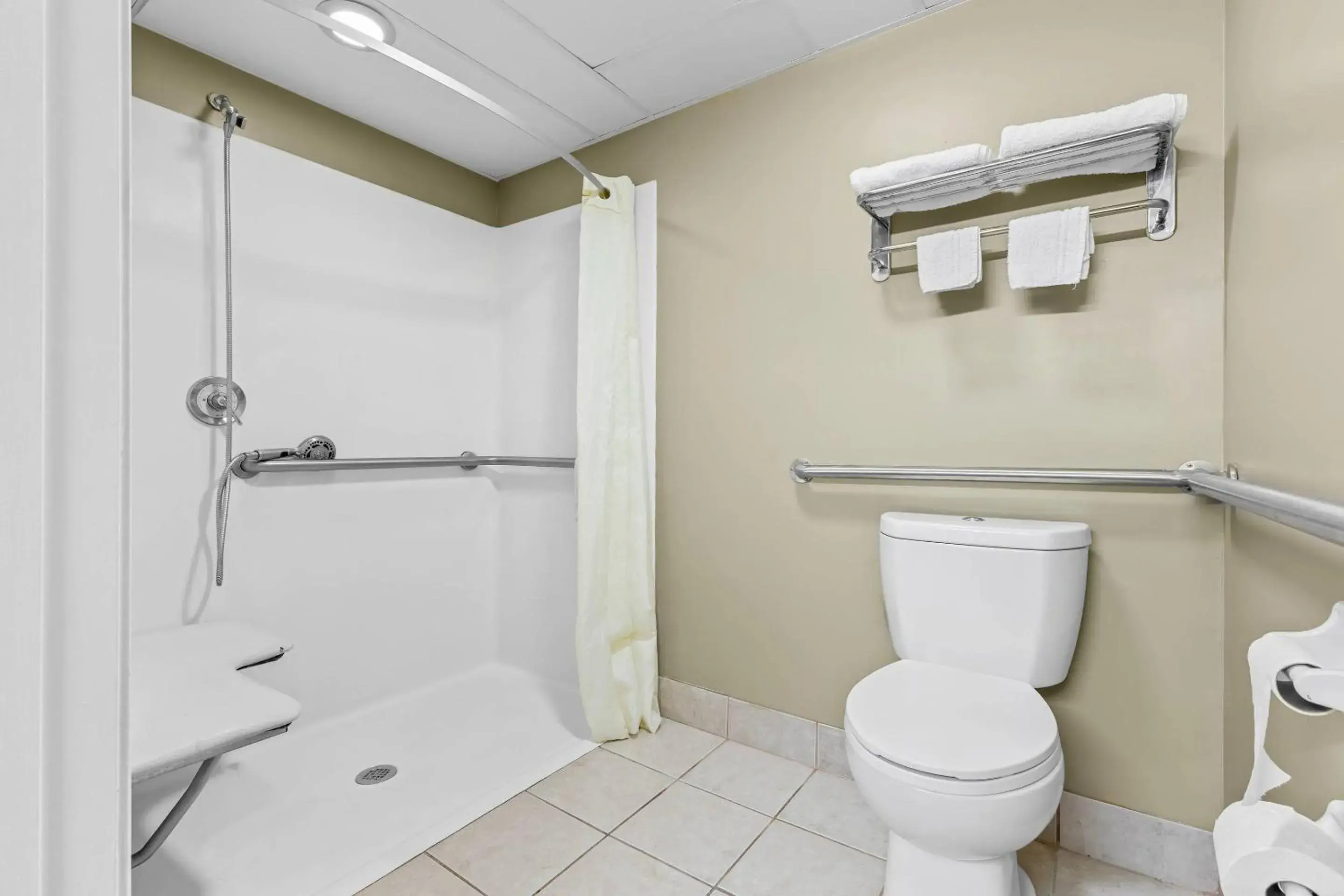 Bedroom in Rodeway Inn Stone Mountain Bedroom in Rodeway Inn Stone Mountain