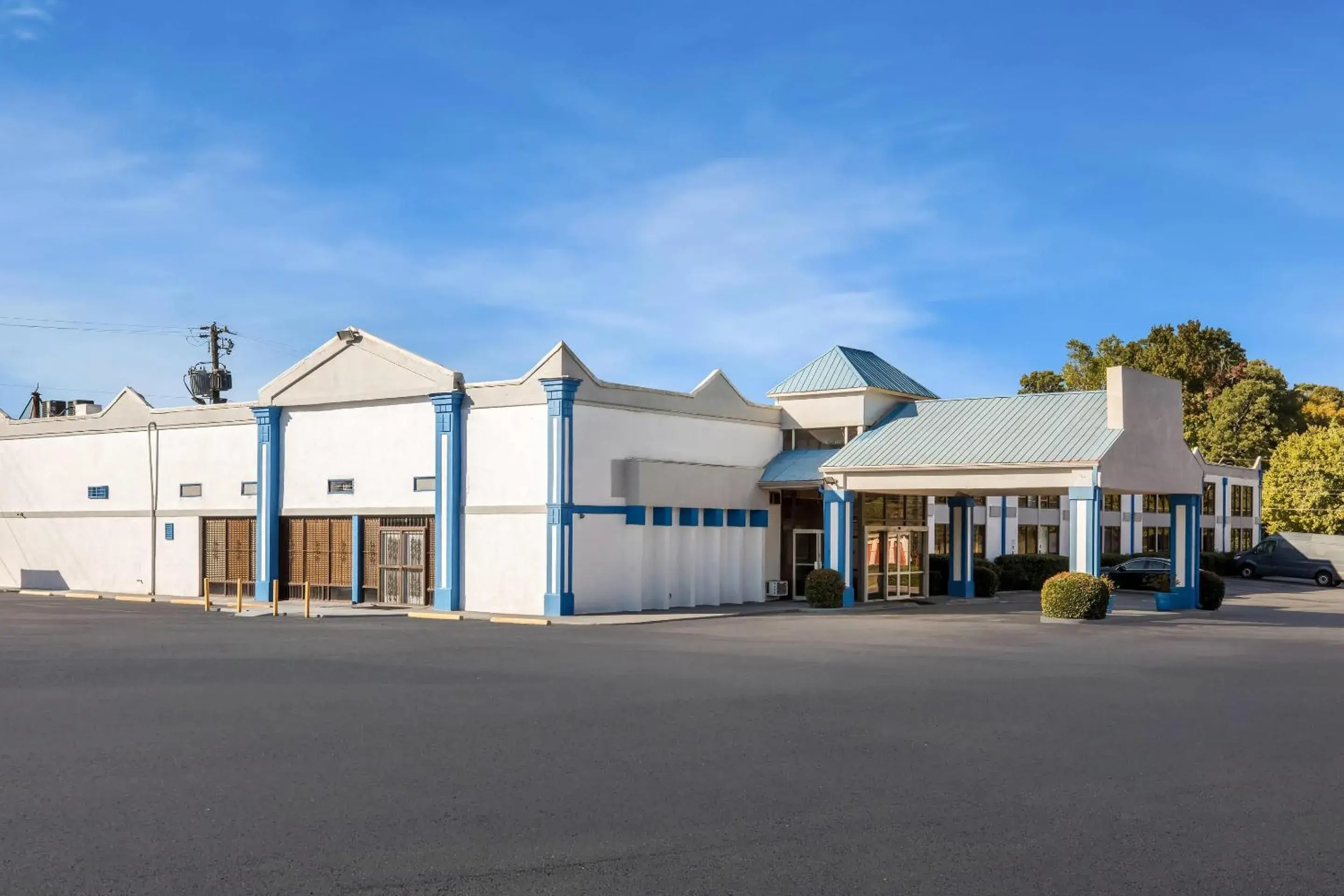 Property building in Rodeway Inn Stone Mountain Property building in Rodeway Inn Stone Mountain