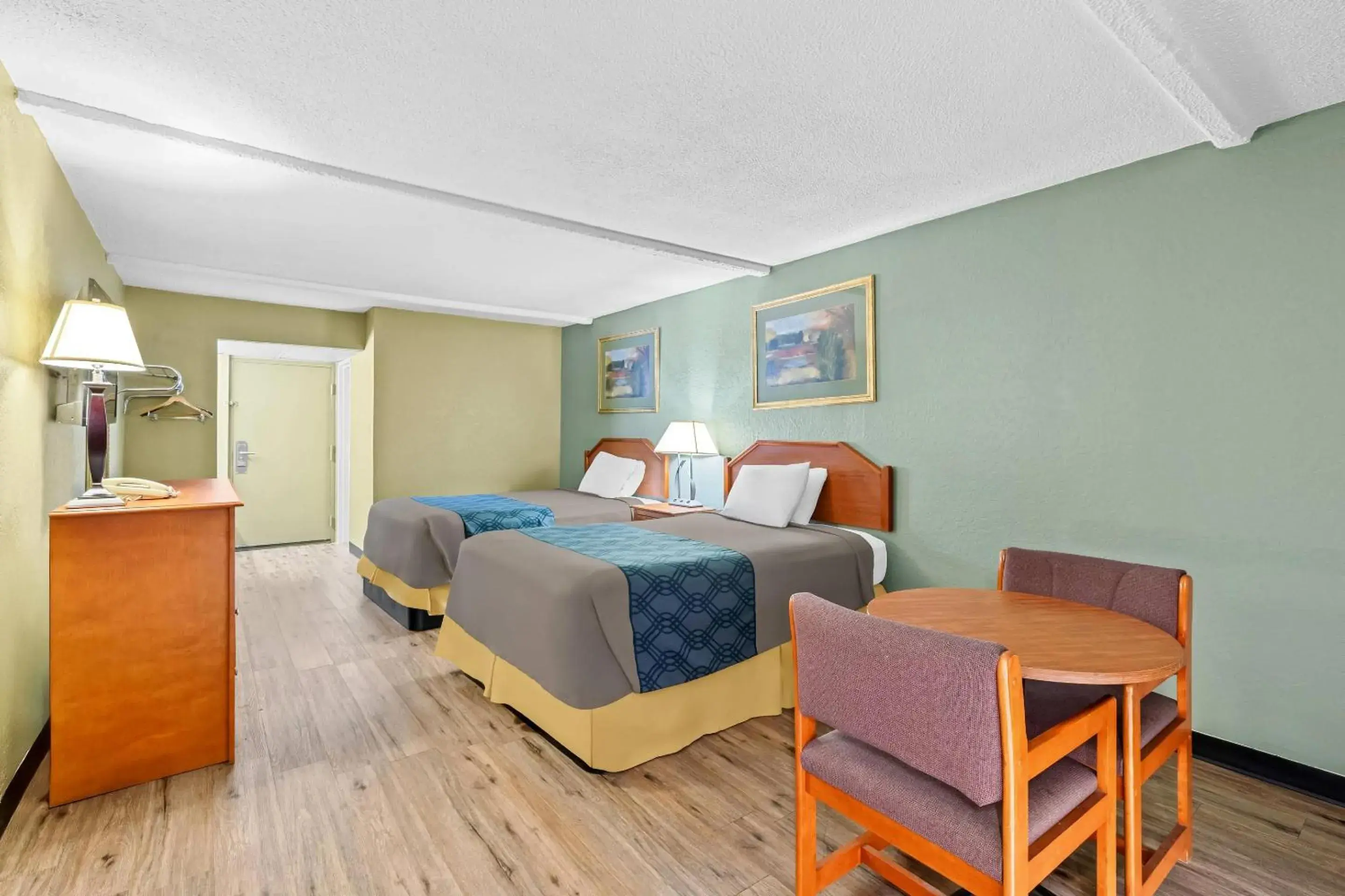 Bedroom, Bed in Rodeway Inn Stone Mountain Bedroom, Bed in Rodeway Inn Stone Mountain