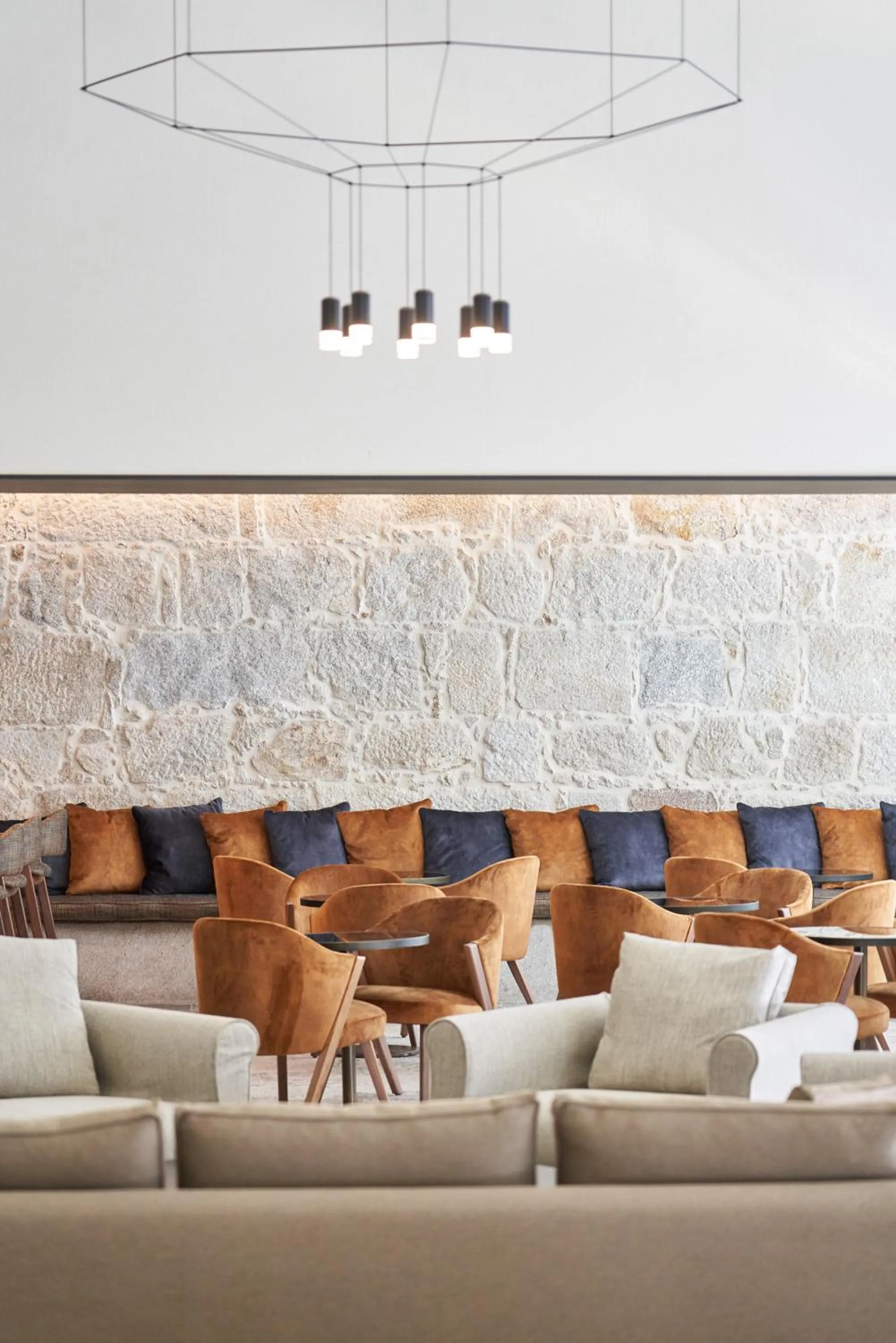 Lounge or bar in PortoBay Flores