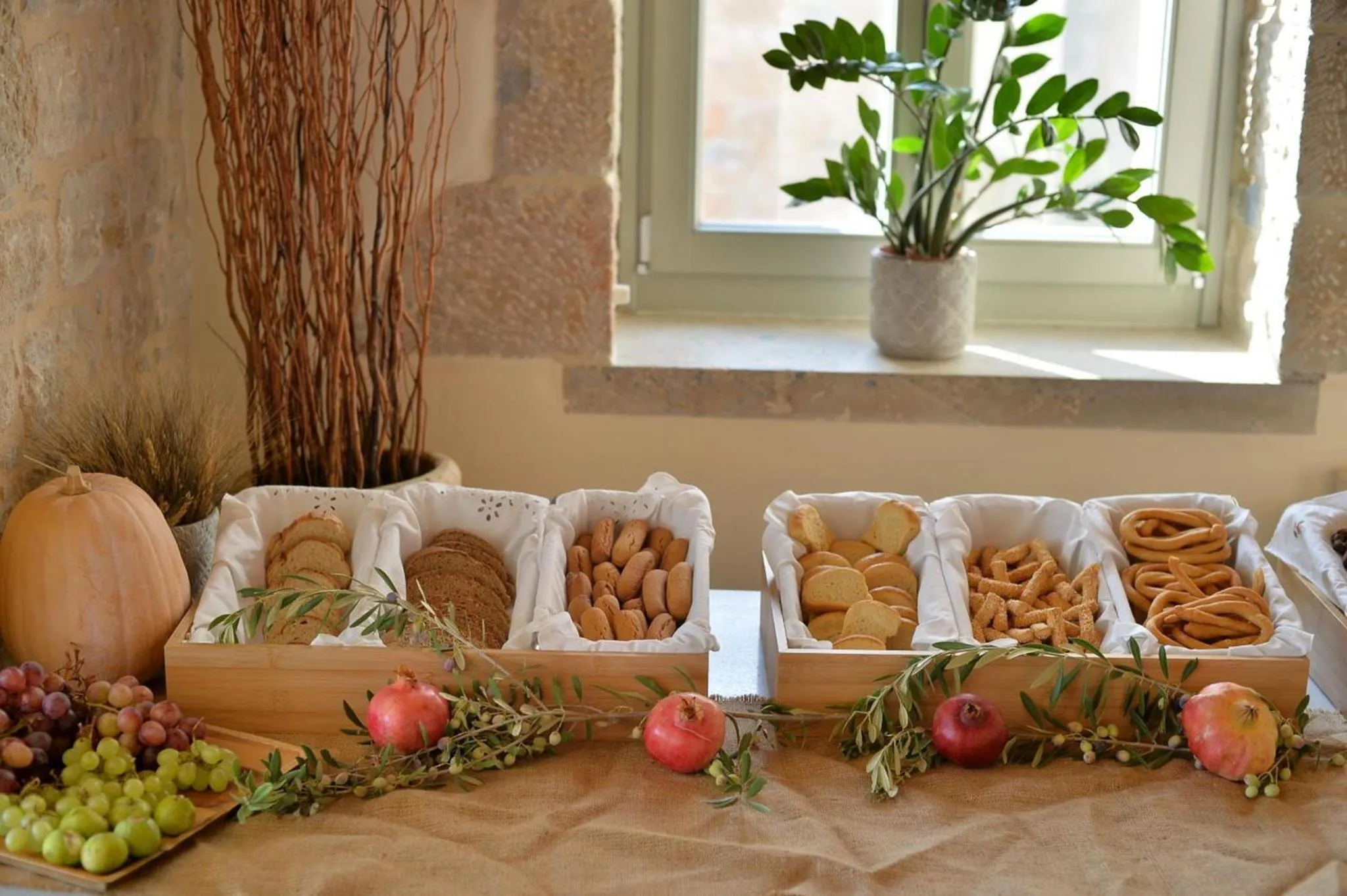 Food and drinks in Akrolithi Boutique Hotel & Suites