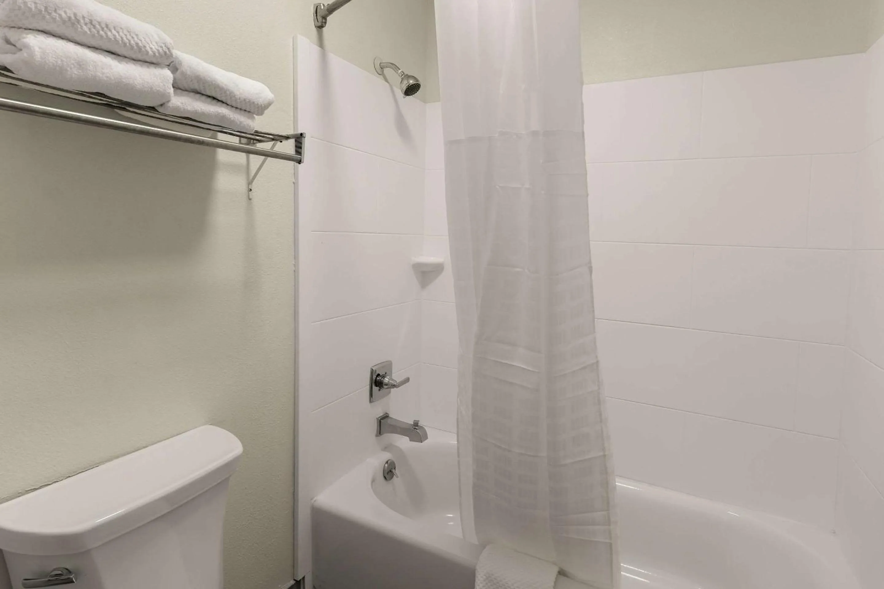 Bedroom in Quality Inn & Suites Dublin