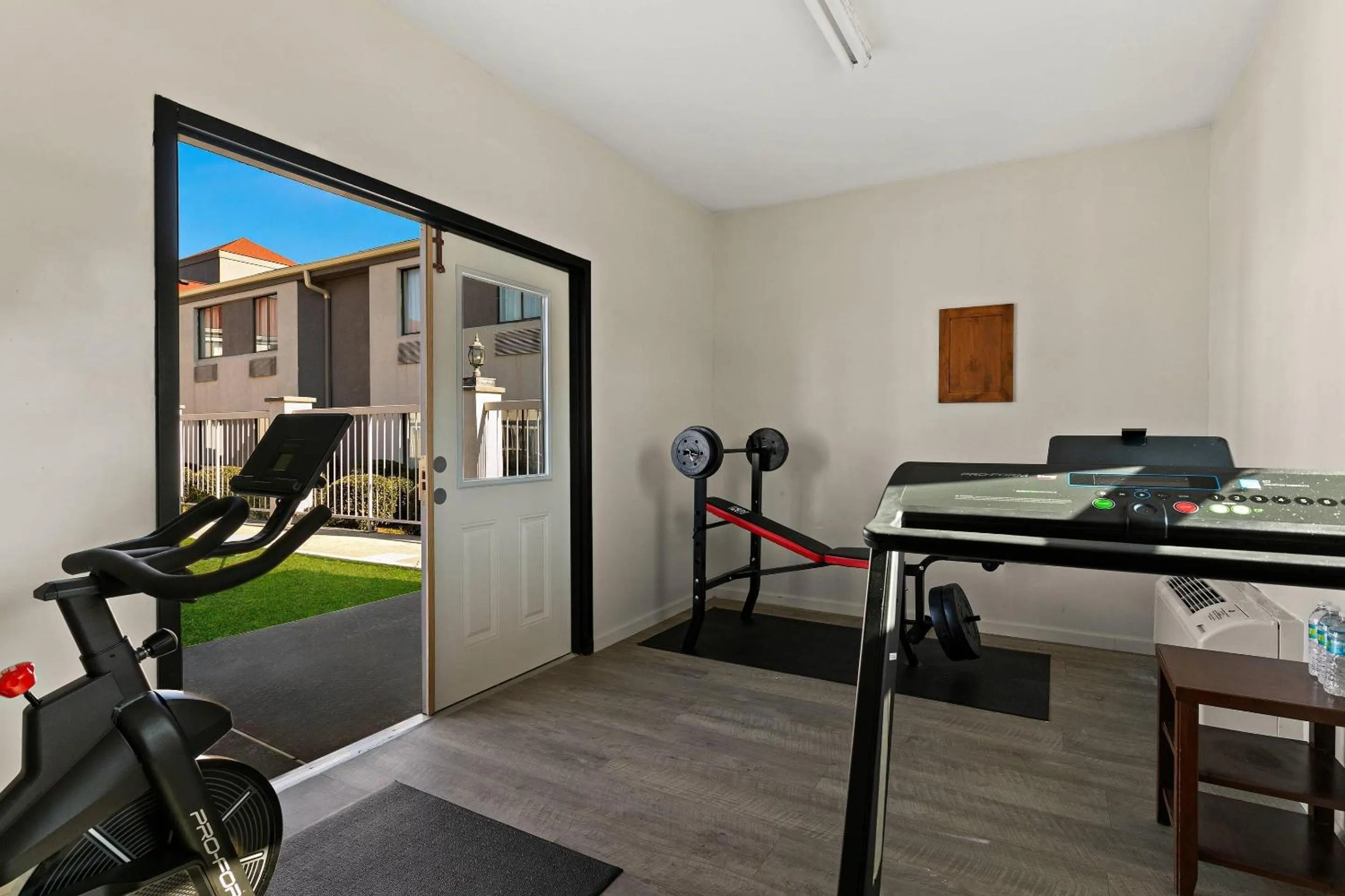 Fitness centre/facilities in Quality Inn
