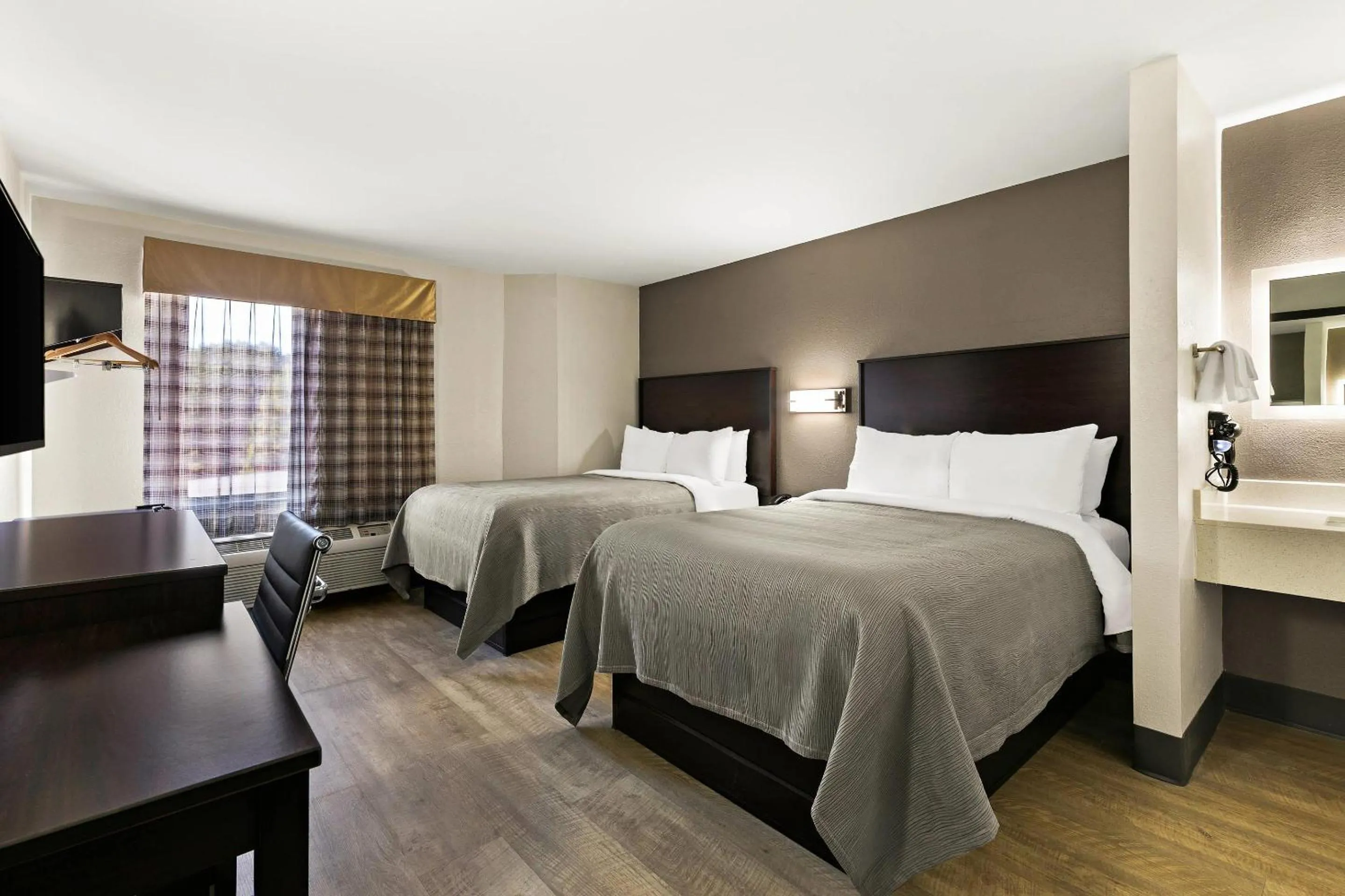 Bedroom, Bed in Quality Inn