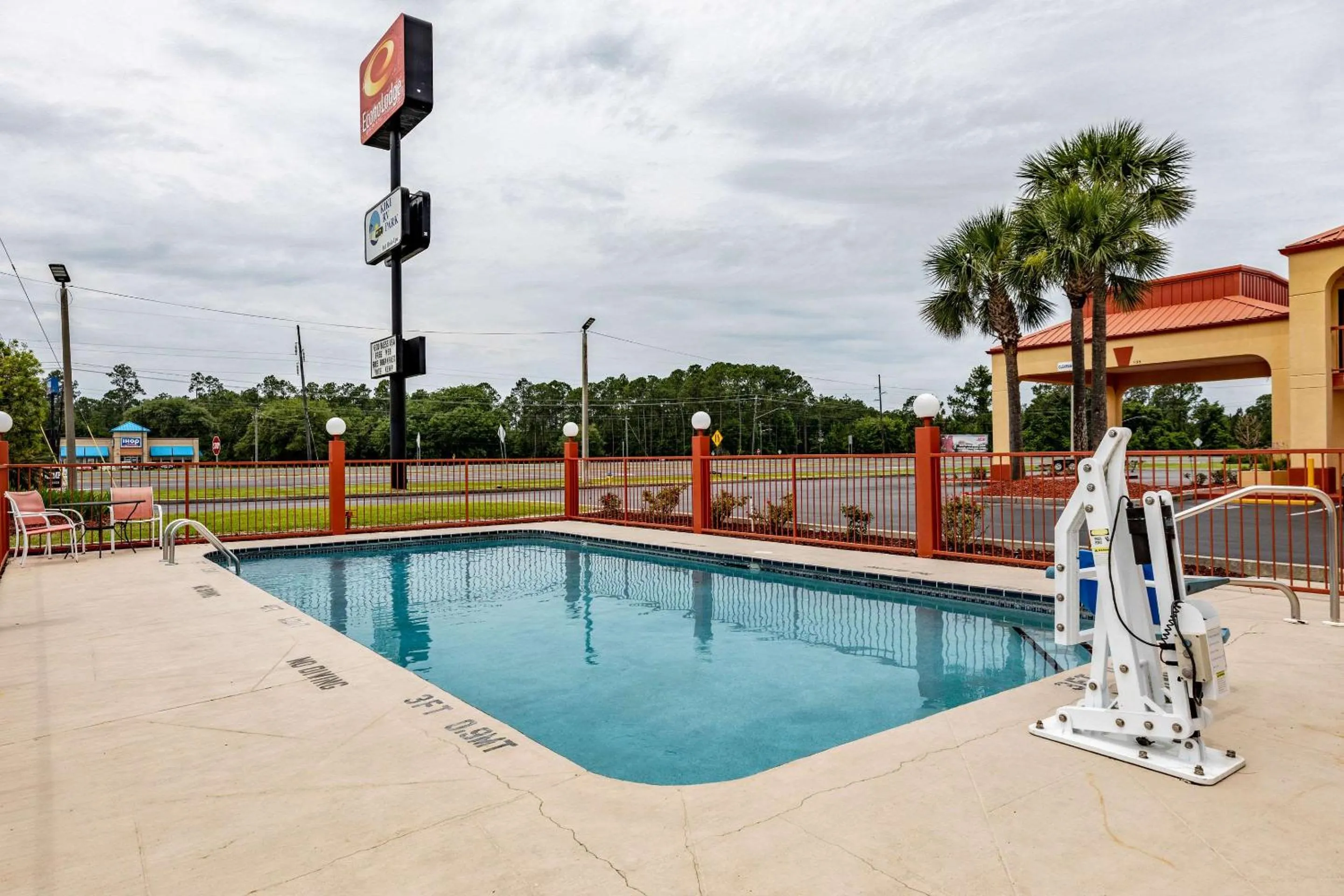 On site in Econo Lodge Kingsland