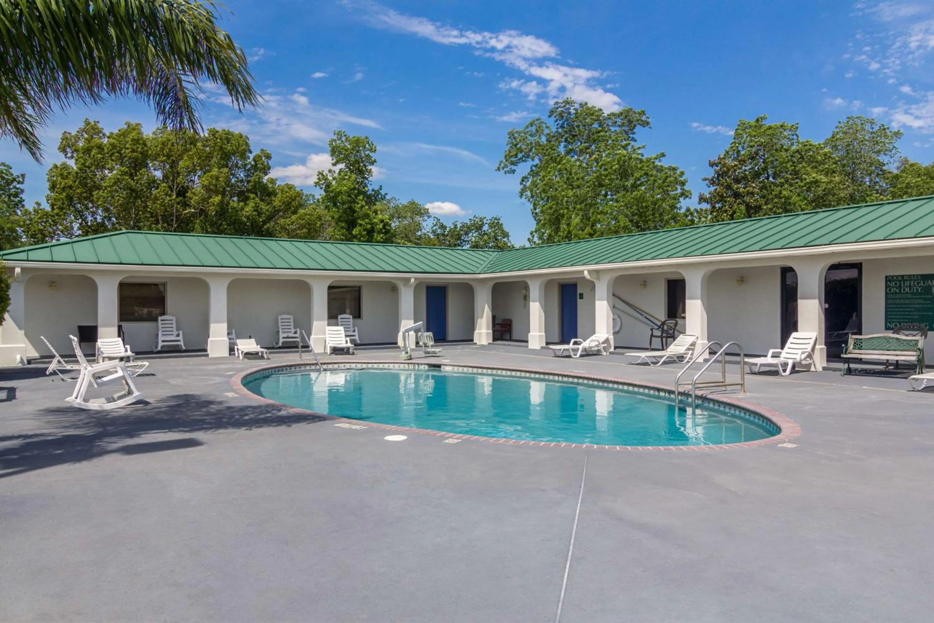 Day in Motel 6 Waycross