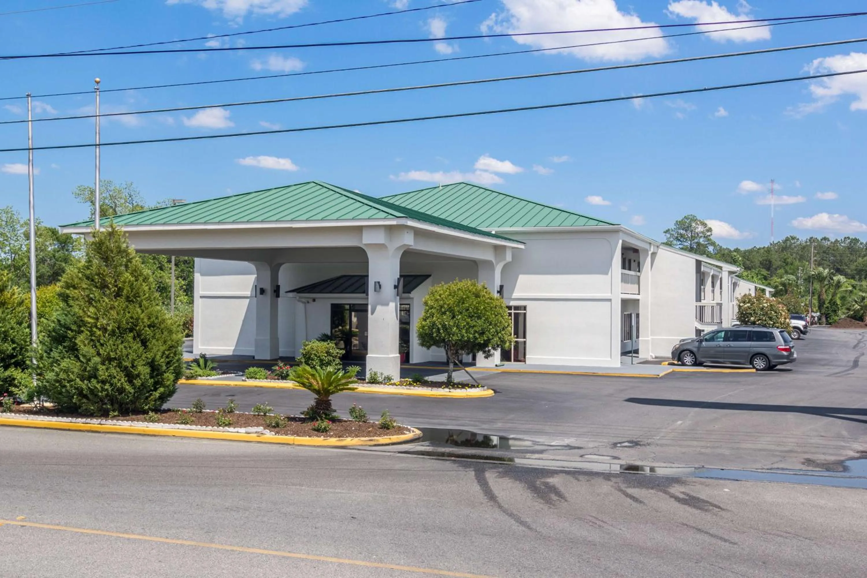 Property building in Motel 6 Waycross